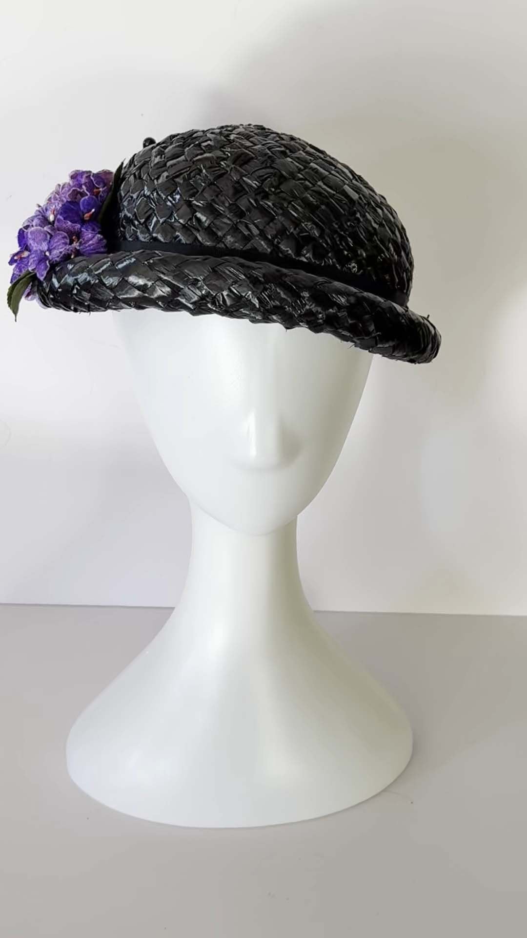 Vintage 1950s Black Woven Straw Hat with Purple Floral Trim – Classic Mid-Century Garden Party Hat