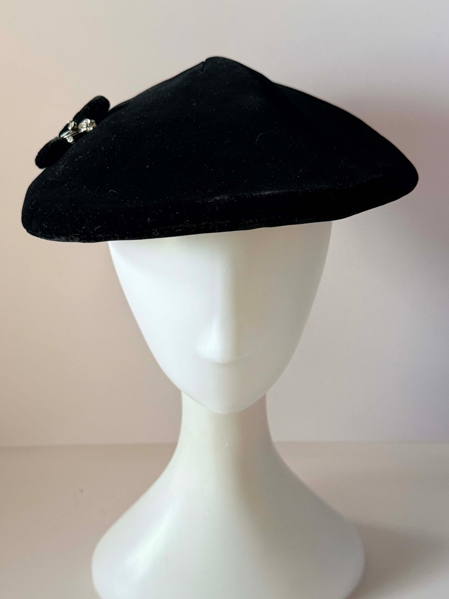 Vintage 1960s Eva Mae Black Velvet Picture Hat, French Hat, Rhinestone Accent Hat, Designer Vintage Hat, Women's Classic Beret