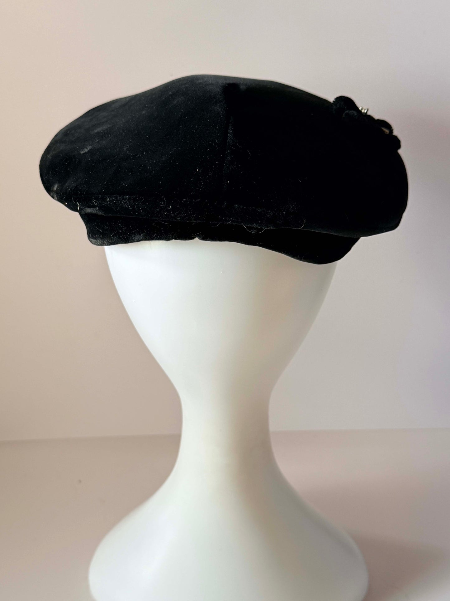 Vintage 1960s Eva Mae Black Velvet Picture Hat, French Hat, Rhinestone Accent Hat, Designer Vintage Hat, Women's Classic Beret