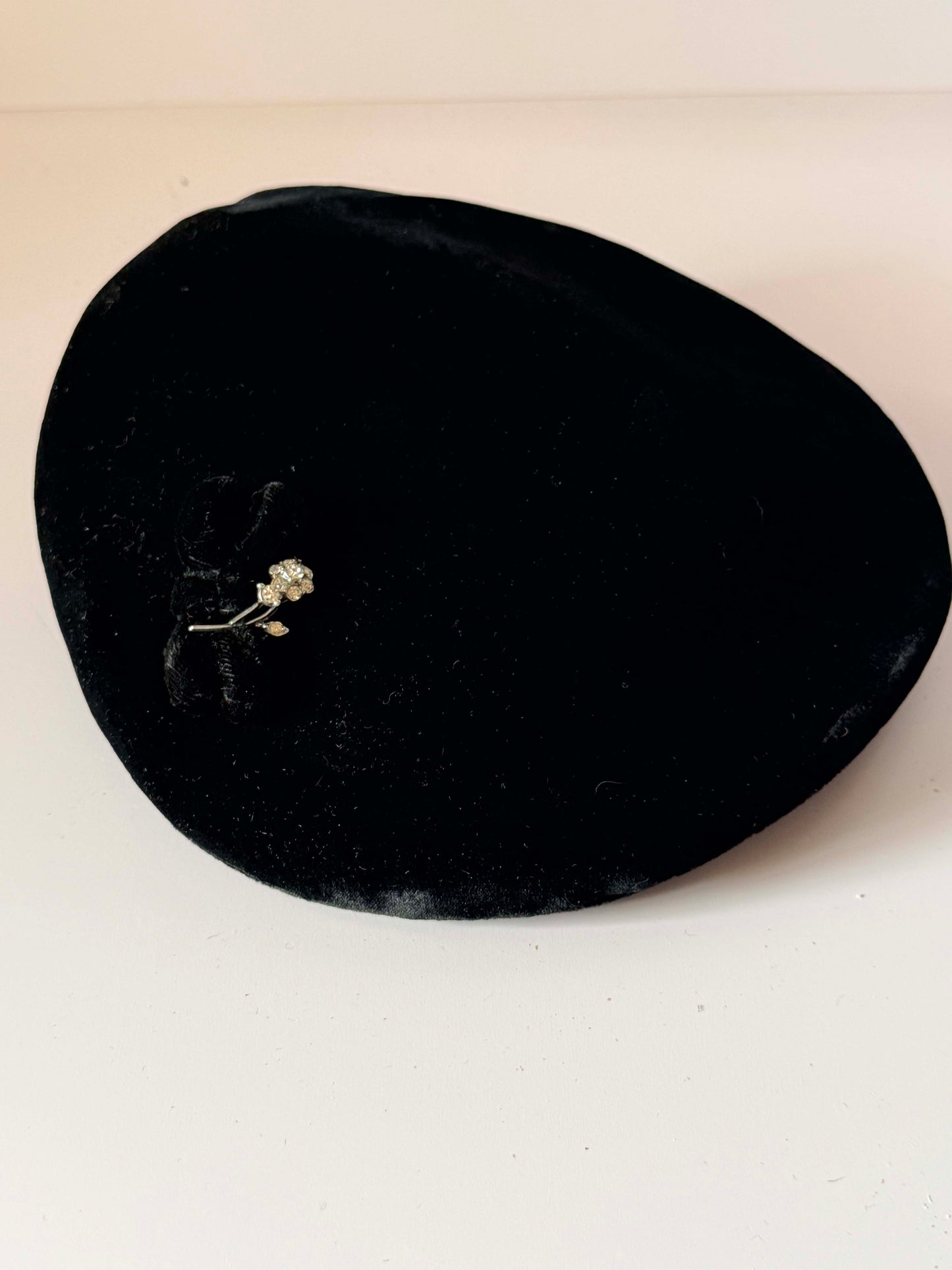 Vintage 1960s Eva Mae Black Velvet Picture Hat, French Hat, Rhinestone Accent Hat, Designer Vintage Hat, Women's Classic Beret