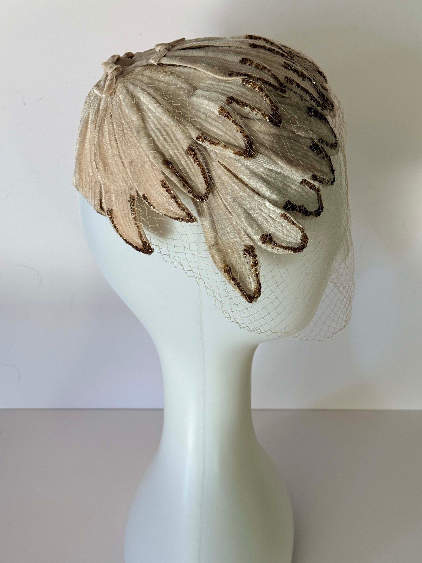 Vintage 1950s Ivory Glittery Leaf Cocktail Hat with Veil – Ziegfeld Follies Showgirl Style Fascinator
