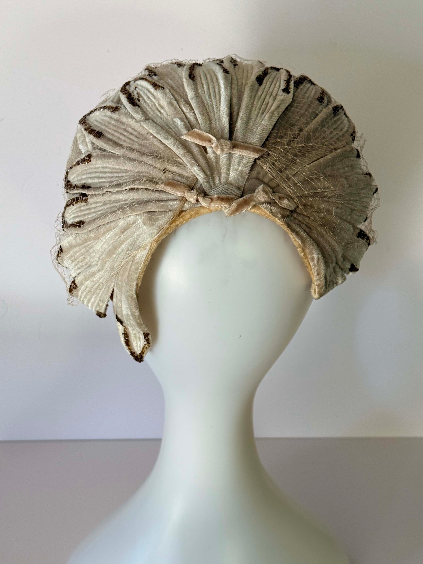 Vintage 1950s Ivory Glittery Leaf Cocktail Hat with Veil – Ziegfeld Follies Showgirl Style Fascinator