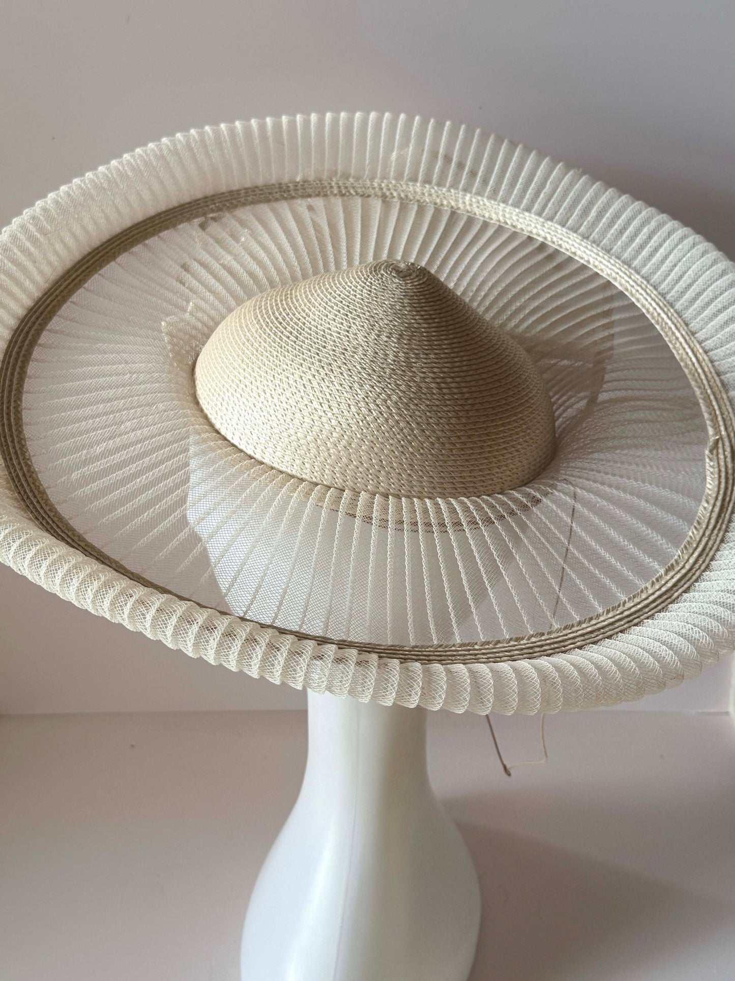 Vintage 1950s Ivory Mesh Tilt Hat | Sculptural Wide Brim Cocktail Hat | Derby Hat | Church Hat | Mid Century Occasion Hat