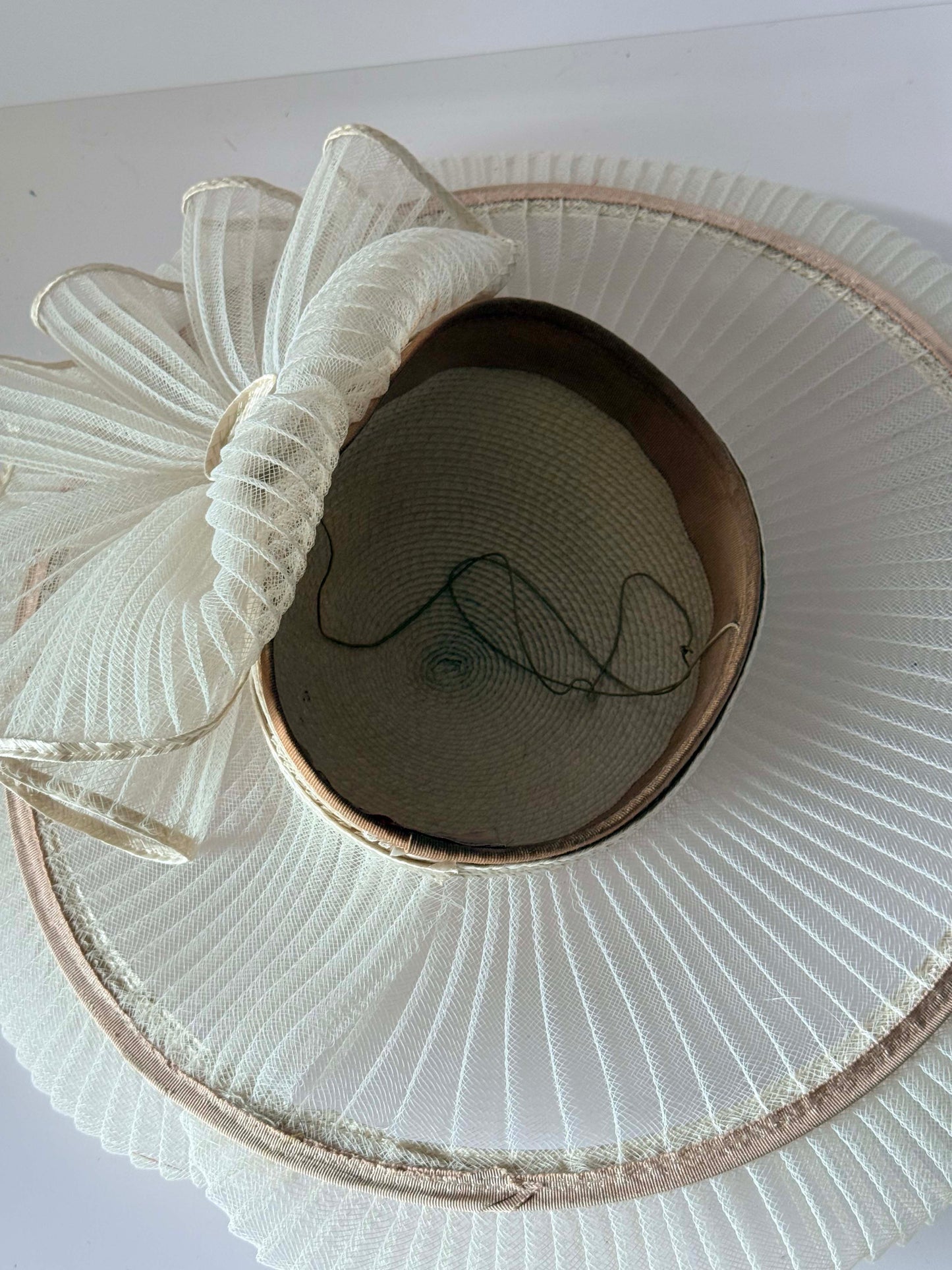 Vintage 1950s Ivory Mesh Tilt Hat | Sculptural Wide Brim Cocktail Hat | Derby Hat | Church Hat | Mid Century Occasion Hat
