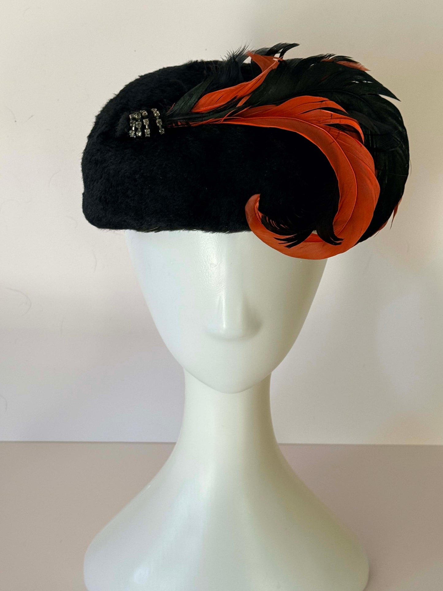 Vintage 1940s Black Fur Cocktail Hat – Feather Trim Bun Opening Tilt Hat