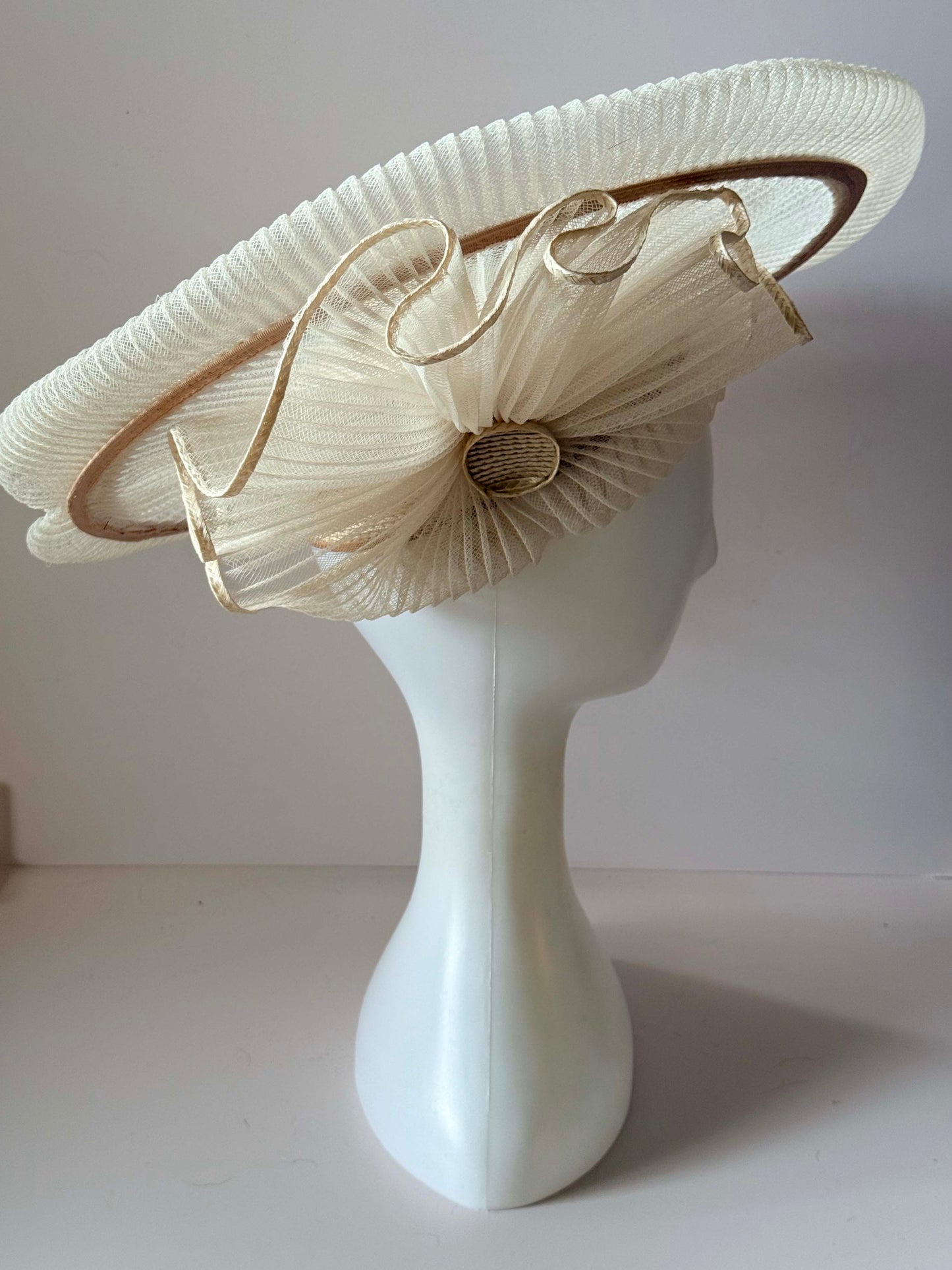 Vintage 1950s Ivory Mesh Tilt Hat | Sculptural Wide Brim Cocktail Hat | Derby Hat | Church Hat | Mid Century Occasion Hat