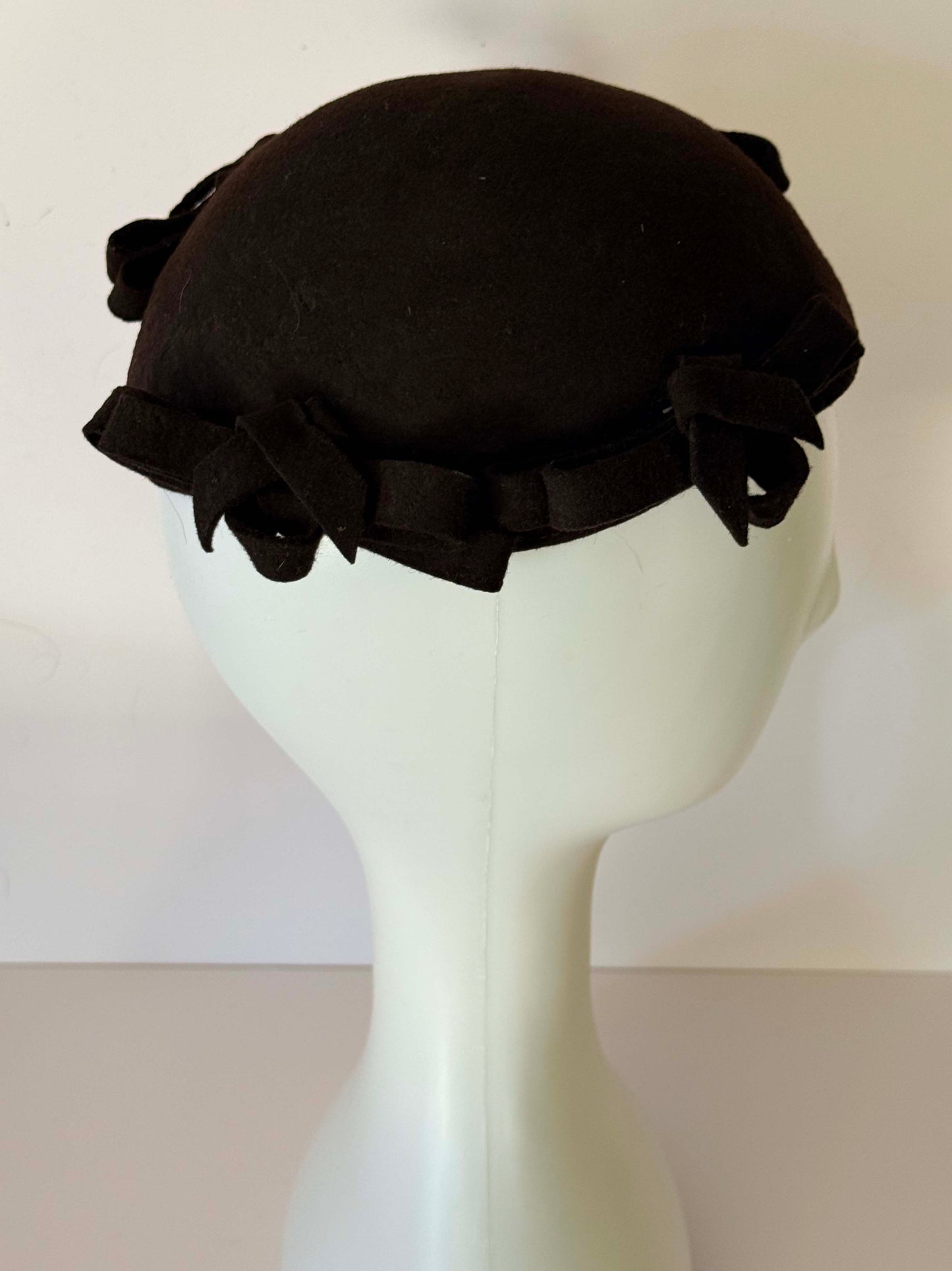 Vintage 1950s Brown Felt Cocktail Hat – Ribbon Bow Trim Half Hat / Tilt Hat