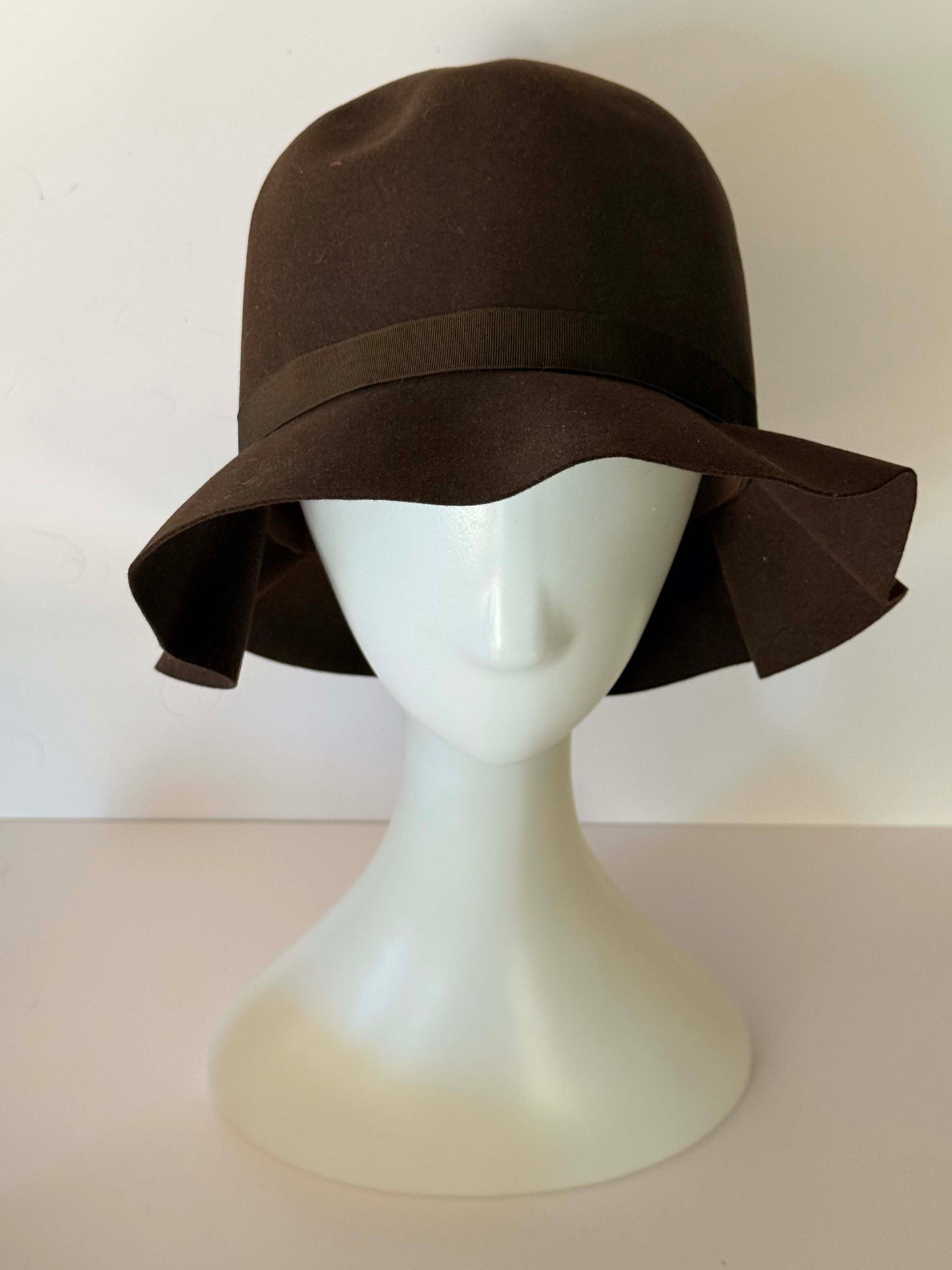 Vintage Borsalino Brown Felt Cloche Hat with Original Hat Box – Classic Italian Designer Millinery