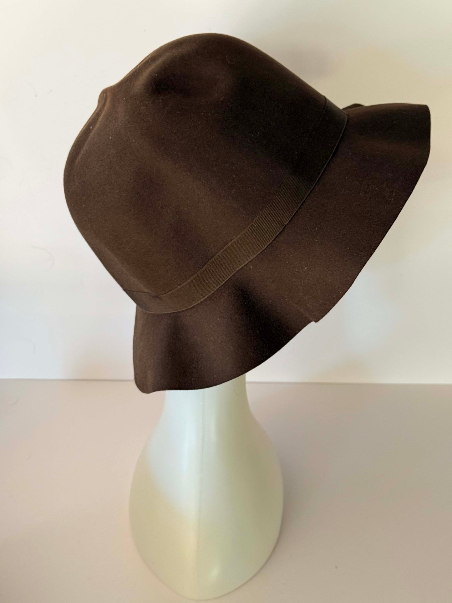 Vintage Borsalino Brown Felt Cloche Hat with Original Hat Box – Classic Italian Designer Millinery