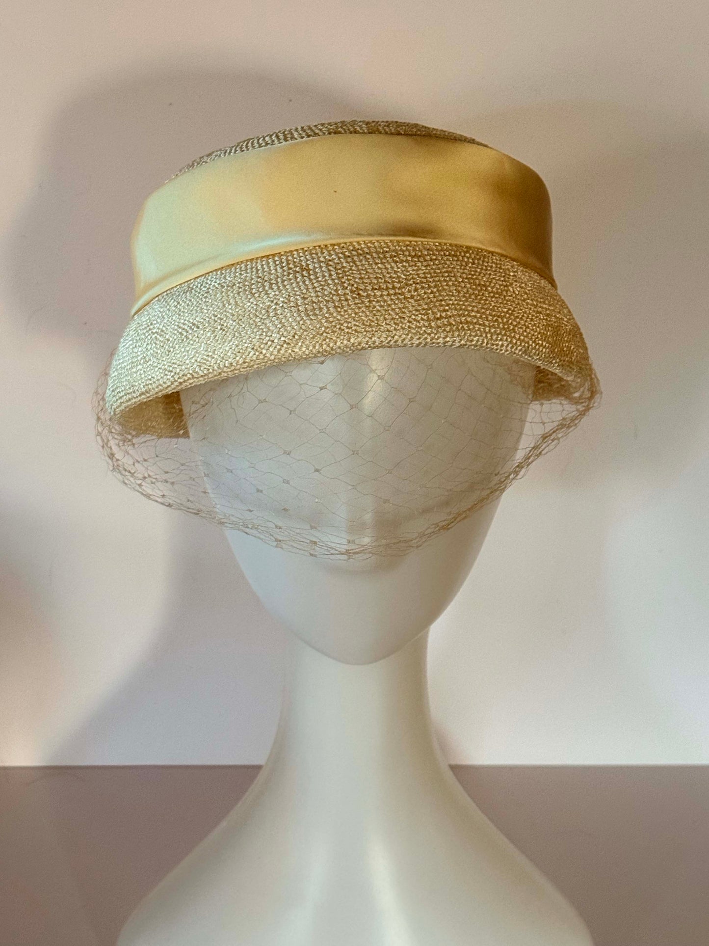 Vintage 1950s Eadi - Lazarus Columbus Ivory Straw Pillbox Hat – Satin Band with Birdcage Veil & Ribbon Tails