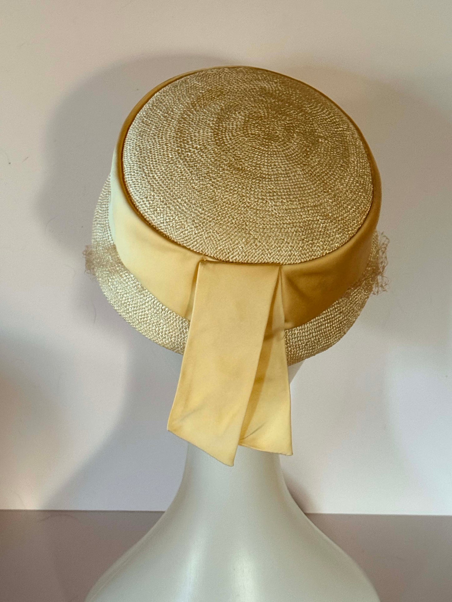 Vintage 1950s Eadi - Lazarus Columbus Ivory Straw Pillbox Hat – Satin Band with Birdcage Veil & Ribbon Tails