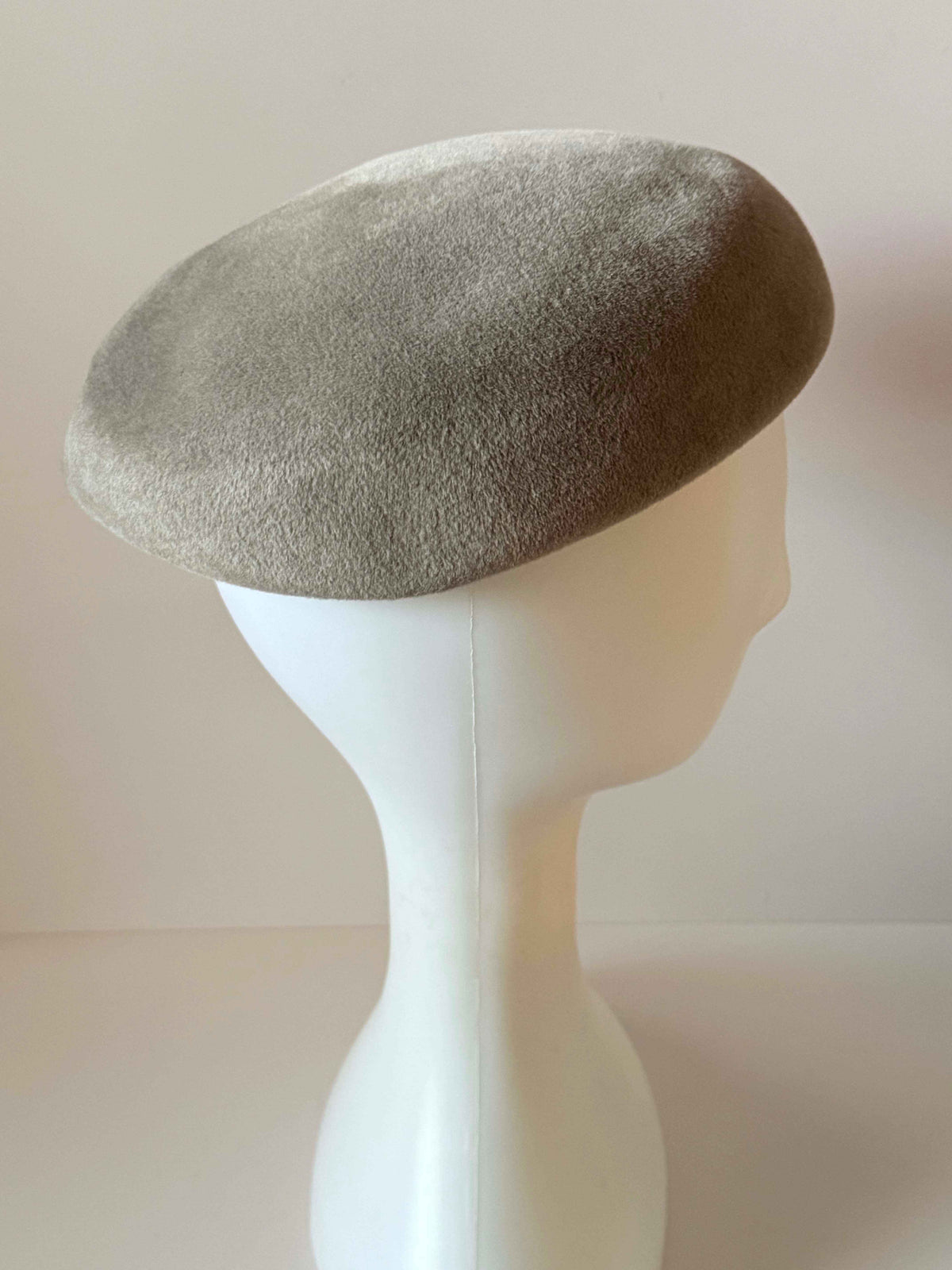 Vintage Barbisio Gray Velour Felt Beret | Italian Wool Hat | Designer Mid Century Minimalist Hat | Made in Italy