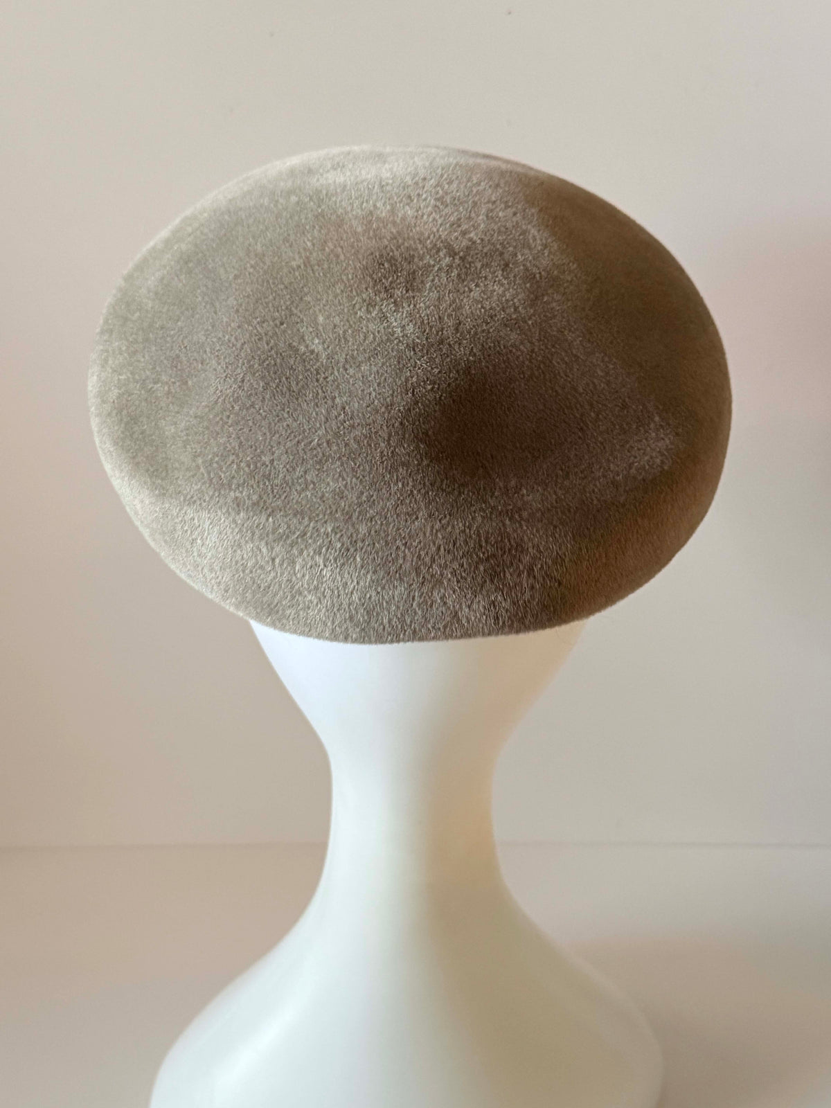 Vintage Barbisio Gray Velour Felt Beret | Italian Wool Hat | Designer Mid Century Minimalist Hat | Made in Italy