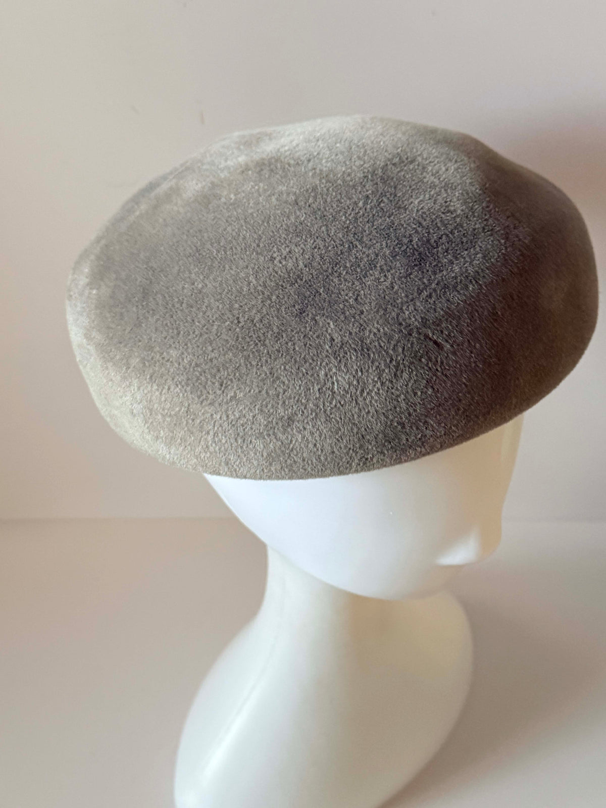 Vintage Barbisio Gray Velour Felt Beret | Italian Wool Hat | Designer Mid Century Minimalist Hat | Made in Italy