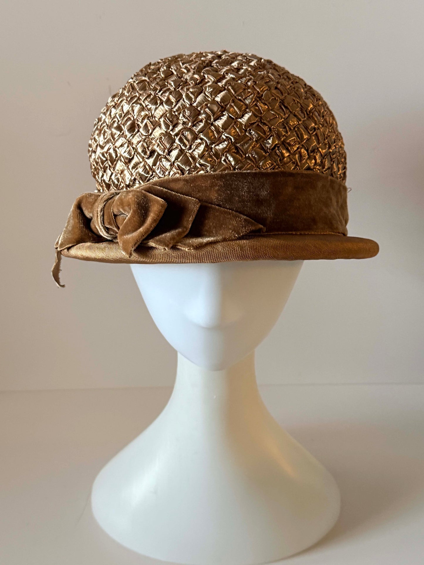 Vintage Raffia Straw Cloche Hat, Brown Raffia Hat, 1960s Straw Hat, Velvet Bow Hat, Women's Vintage Dress Hat, Cocktail Hat, Church Hat