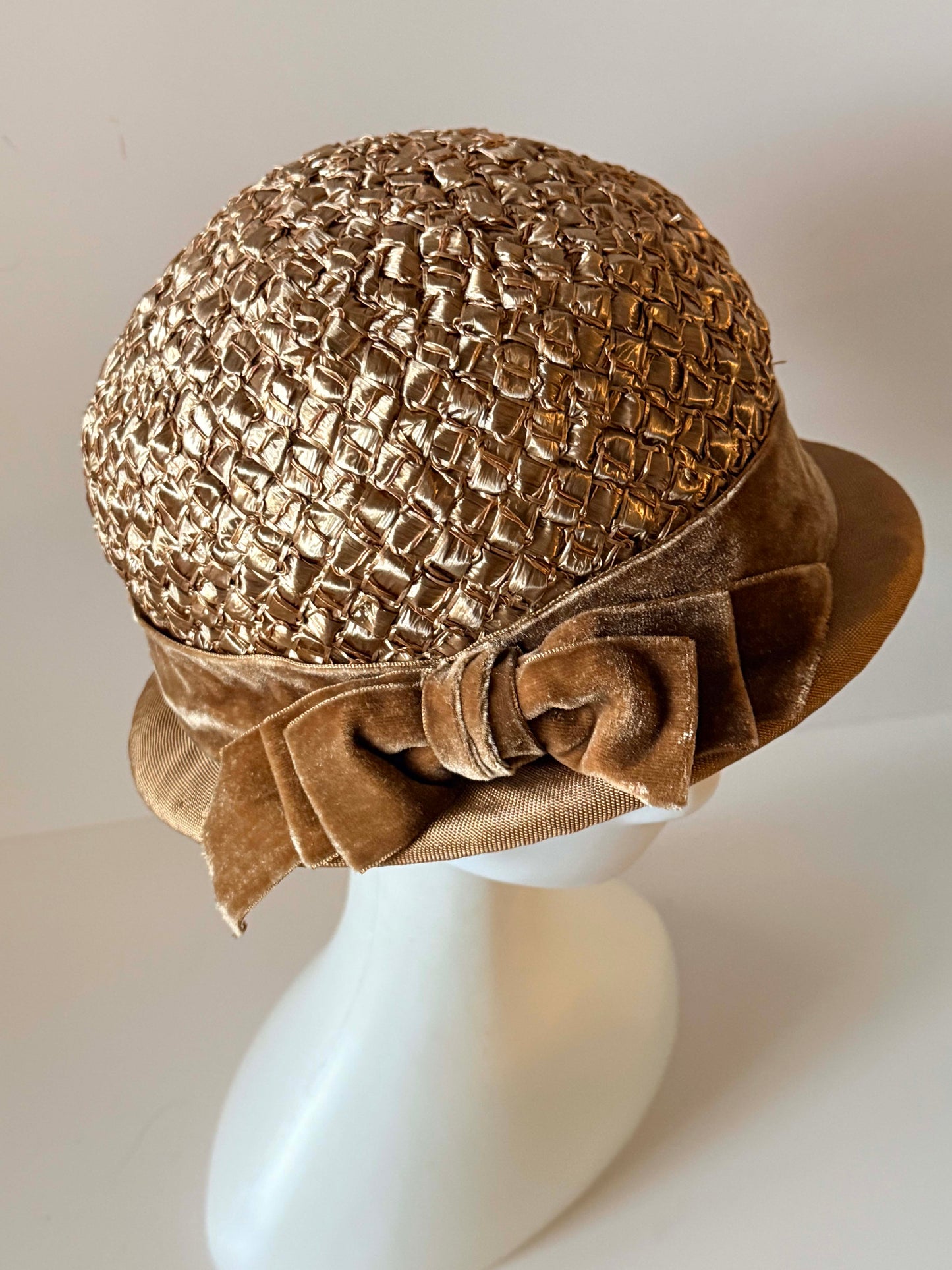 Vintage Raffia Straw Cloche Hat, Brown Raffia Hat, 1960s Straw Hat, Velvet Bow Hat, Women's Vintage Dress Hat, Cocktail Hat, Church Hat