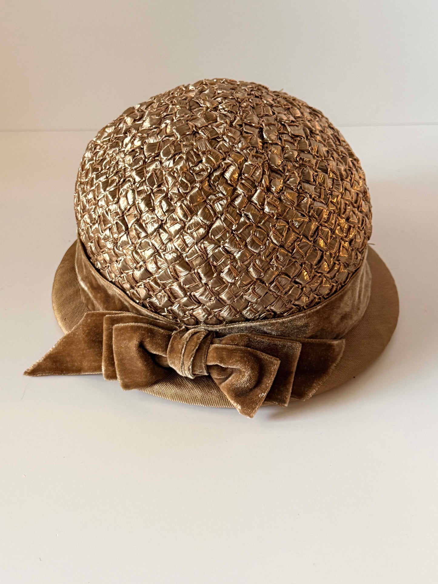 Vintage Raffia Straw Cloche Hat, Brown Raffia Hat, 1960s Straw Hat, Velvet Bow Hat, Women's Vintage Dress Hat, Cocktail Hat, Church Hat