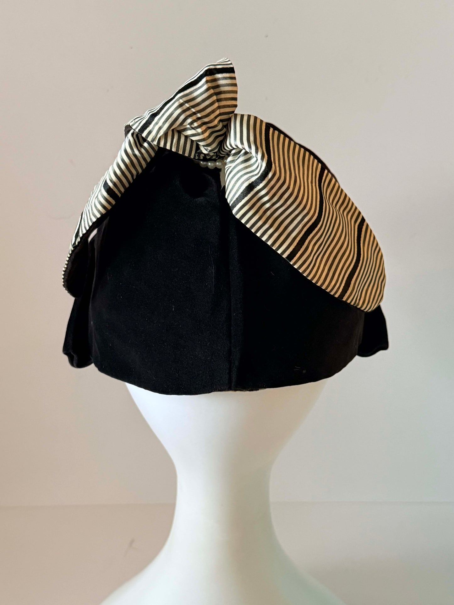 Vintage Black Velvet Cloche Hat, 1950s Cocktail Hat, Six Star Velour Hat, Striped Bow Hat, Retro Women's Dress Hat