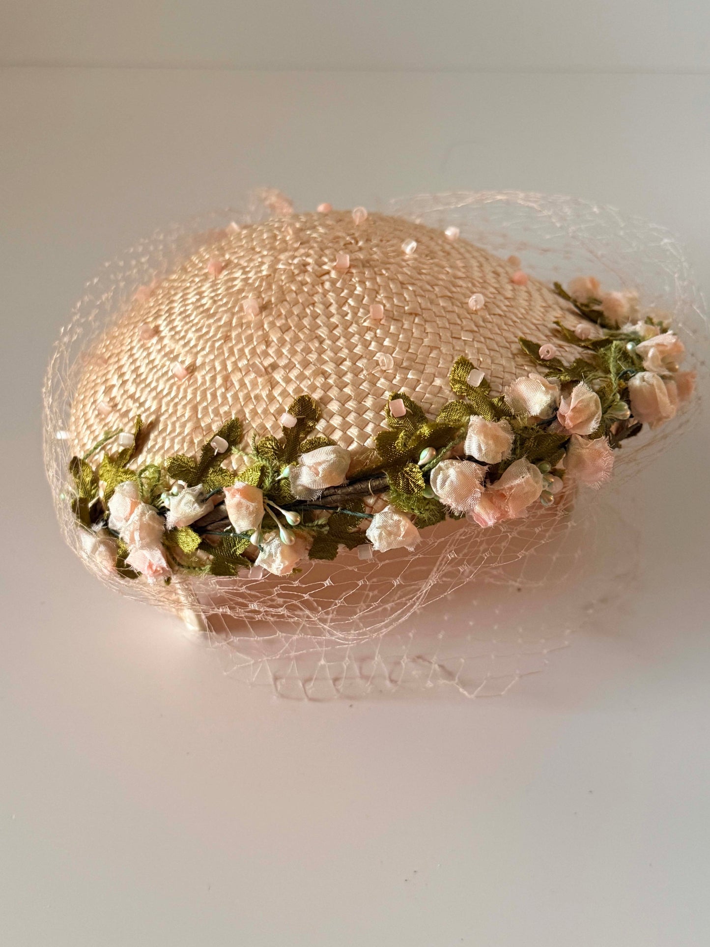 Vintage 1950s Blush Pink Floral Half Hat with Birdcage Veil | Straw Bridal Fascinator | Spring Wedding Hat | Garden Party Cocktail Hat