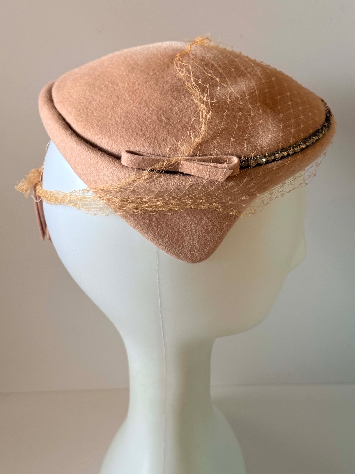 Vintage Blush Pink Half Hat, 1950s Veiled Cocktail Hat, Rhinestone Half Hat Fascinator, Wool Felt Vintage Hat, Wedding Hat, Mid Century Millinery