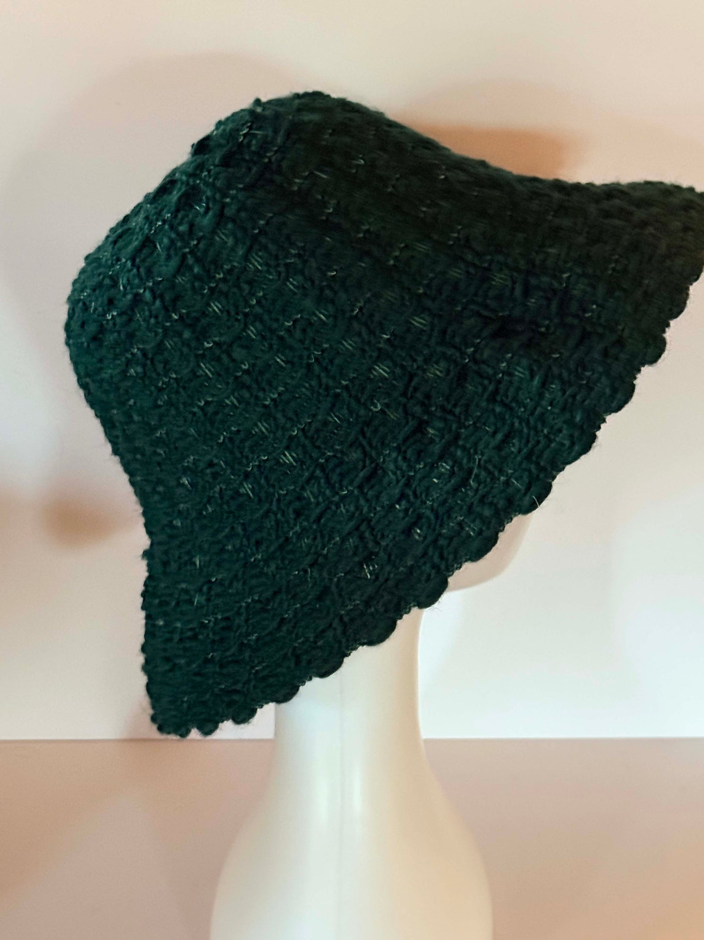 Vintage Forest Green Knit Bucket Hat – 1970s Soft Crochet Cloche Style with Wide Brim