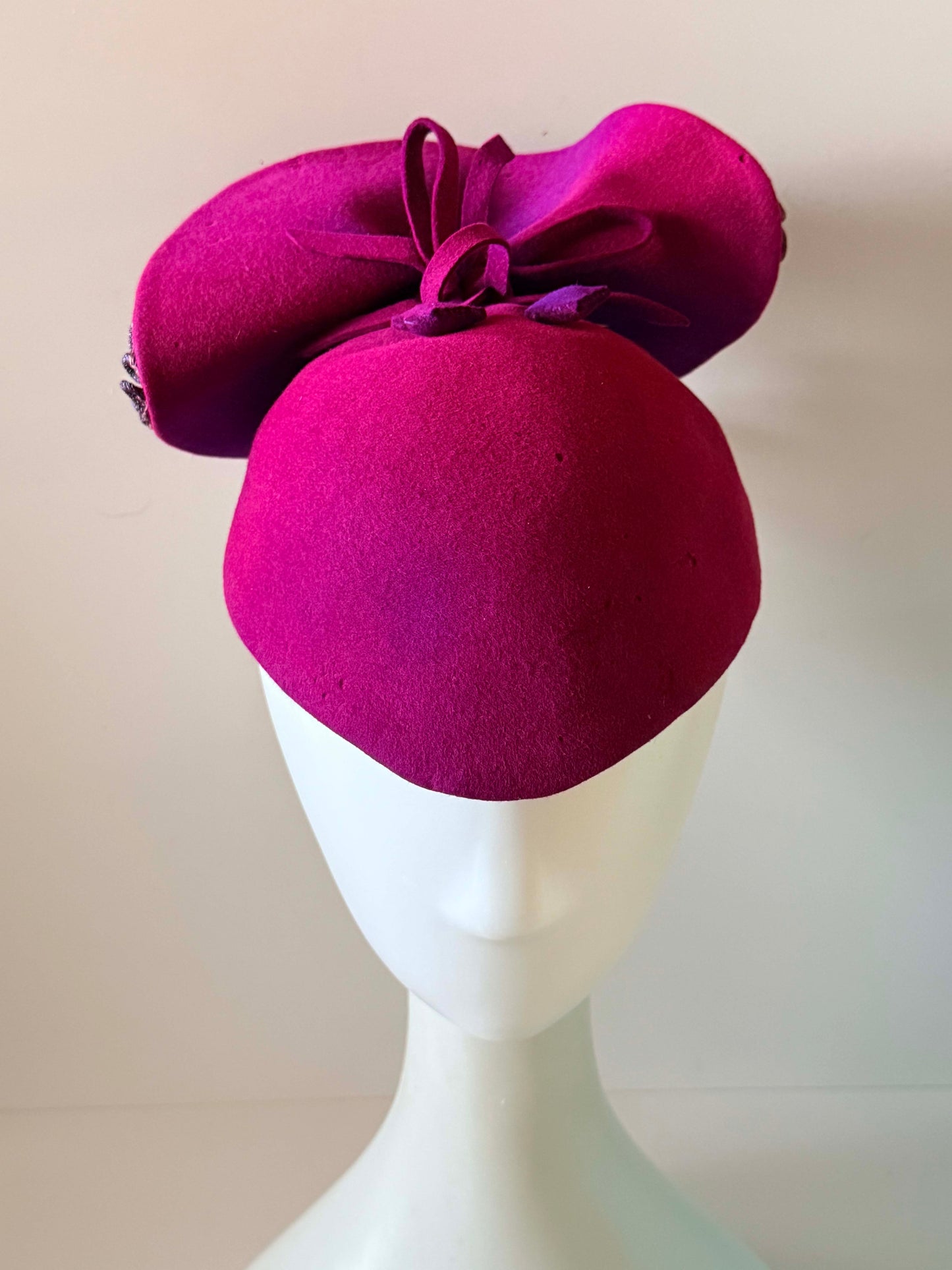 Vintage 1960s Grant Millinery St. Louis Plum Felt Percher Hat | Designer Wool Cocktail Hat | Mid Century Sculptural Fascinator | Women's Vintage Hat