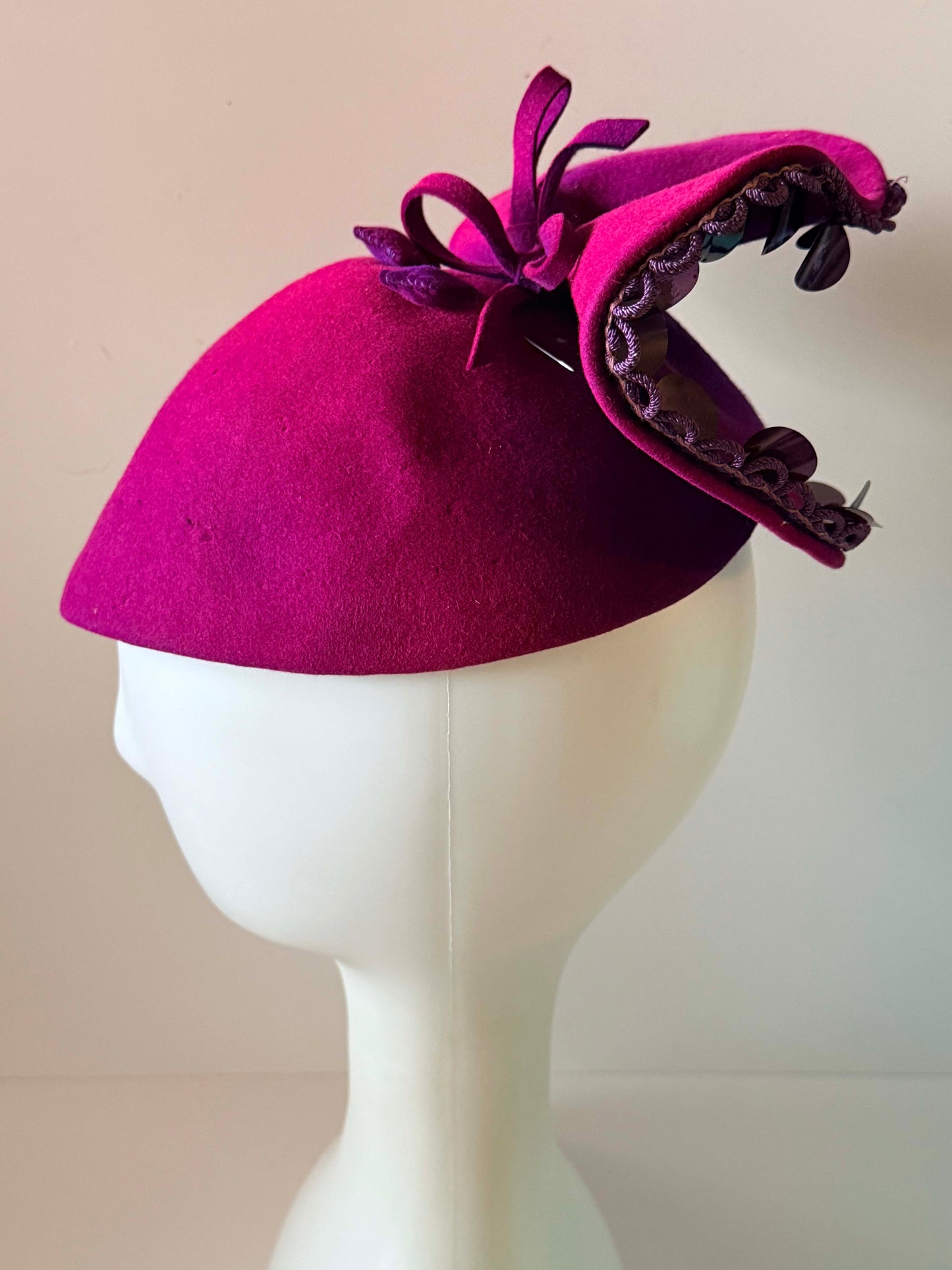 Vintage 1960s Grant Millinery St. Louis Plum Felt Percher Hat | Designer Wool Cocktail Hat | Mid Century Sculptural Fascinator | Women's Vintage Hat