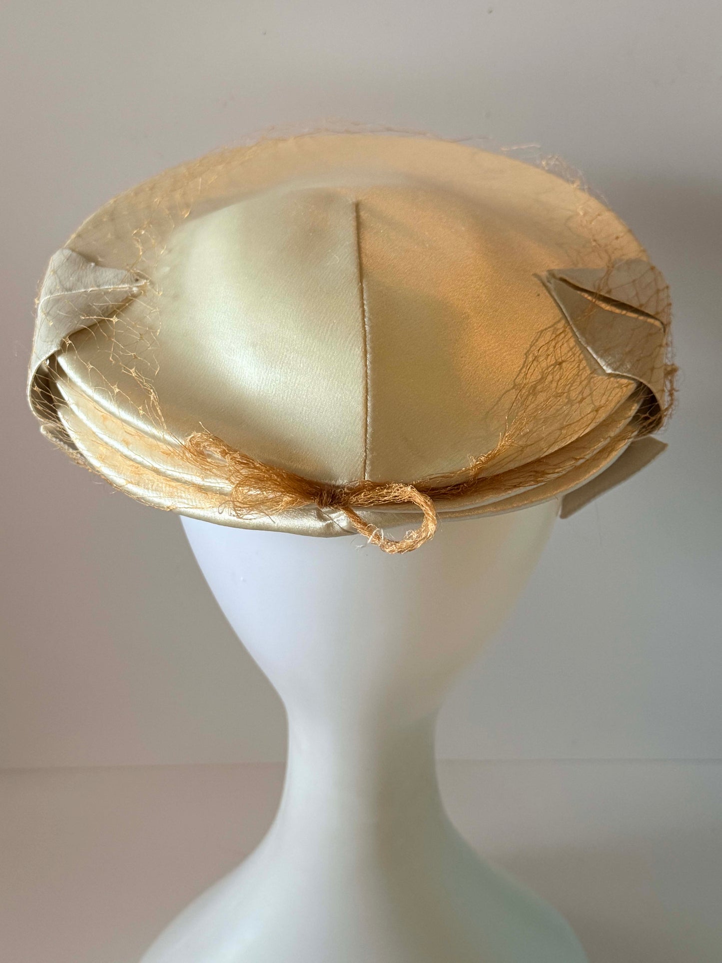 Vintage 1960s Ivory Satin Percher Hat with Birdcage Veil | Bridal Fascinator | Wedding Cocktail Hat | Mid Century Bridal Headpiece