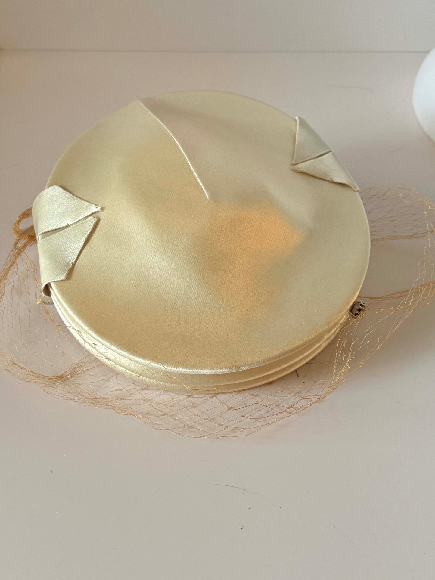 Vintage 1960s Ivory Satin Percher Hat with Birdcage Veil | Bridal Fascinator | Wedding Cocktail Hat | Mid Century Bridal Headpiece