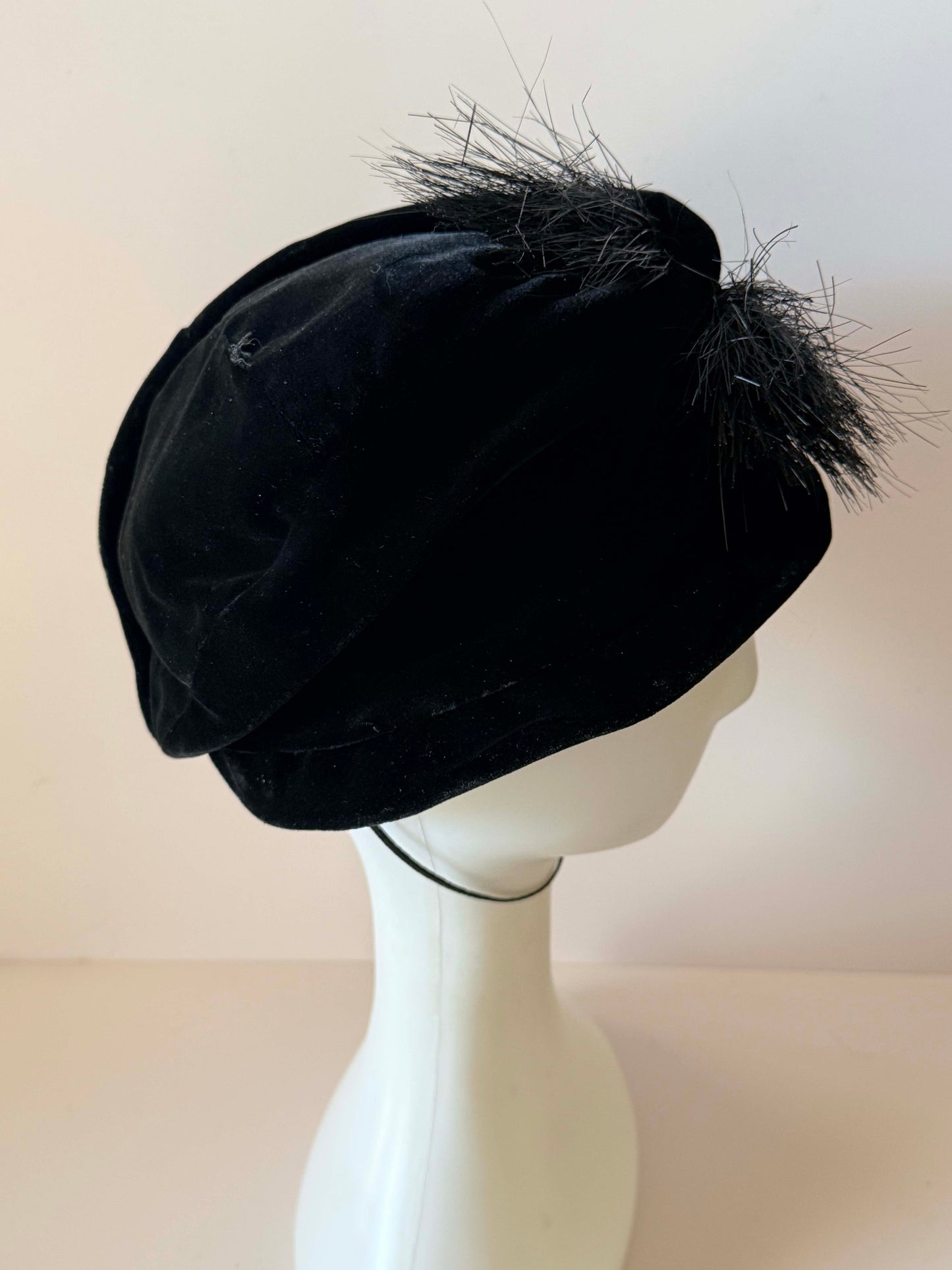 Vintage Black Velvet Cloche Hat | 1950s Cloche Hat | Horsehair Trim Cocktail Hat | Black Velvet Vintage Women's Hat