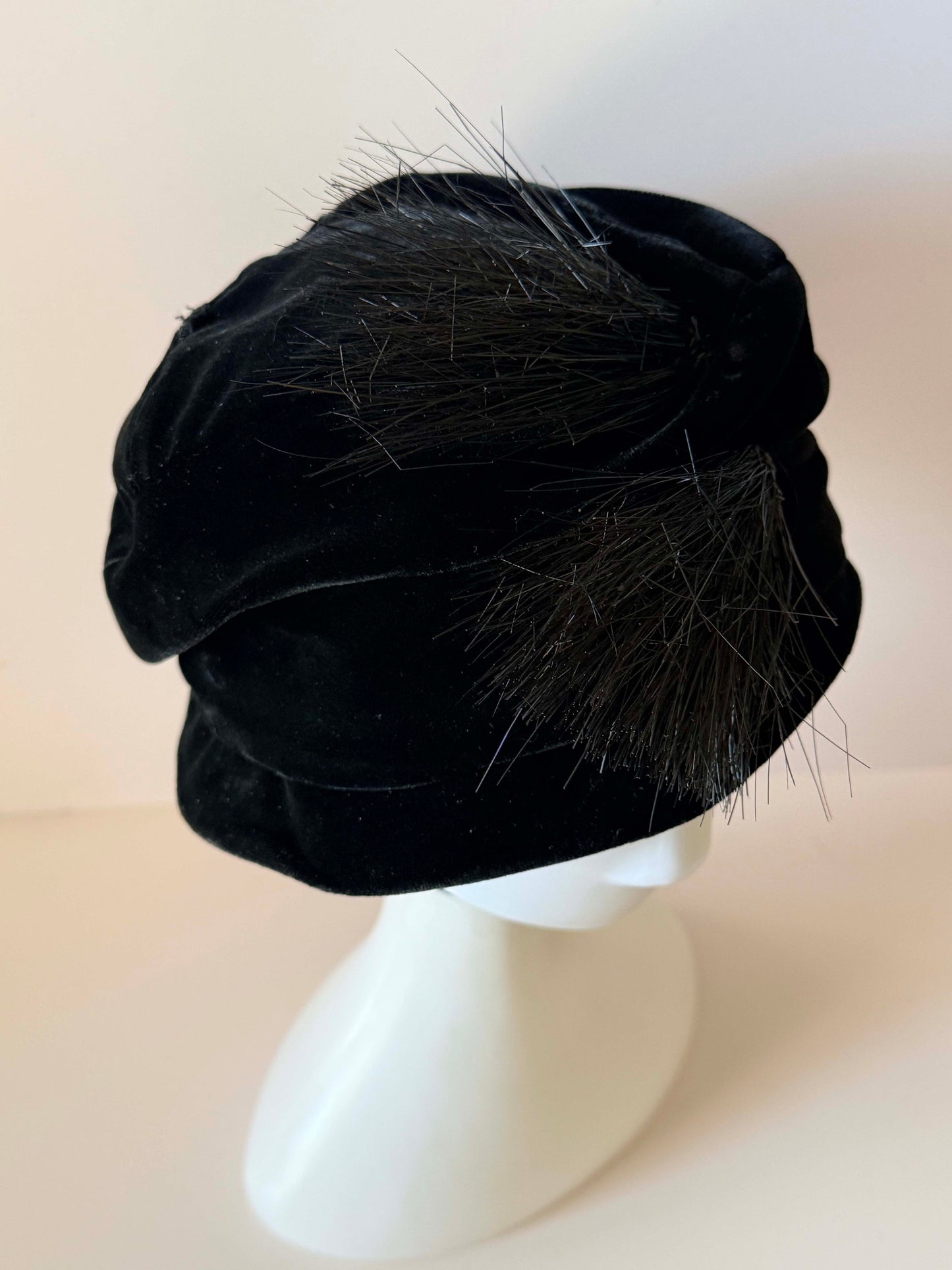 Vintage Black Velvet Cloche Hat | 1950s Cloche Hat | Horsehair Trim Cocktail Hat | Black Velvet Vintage Women's Hat