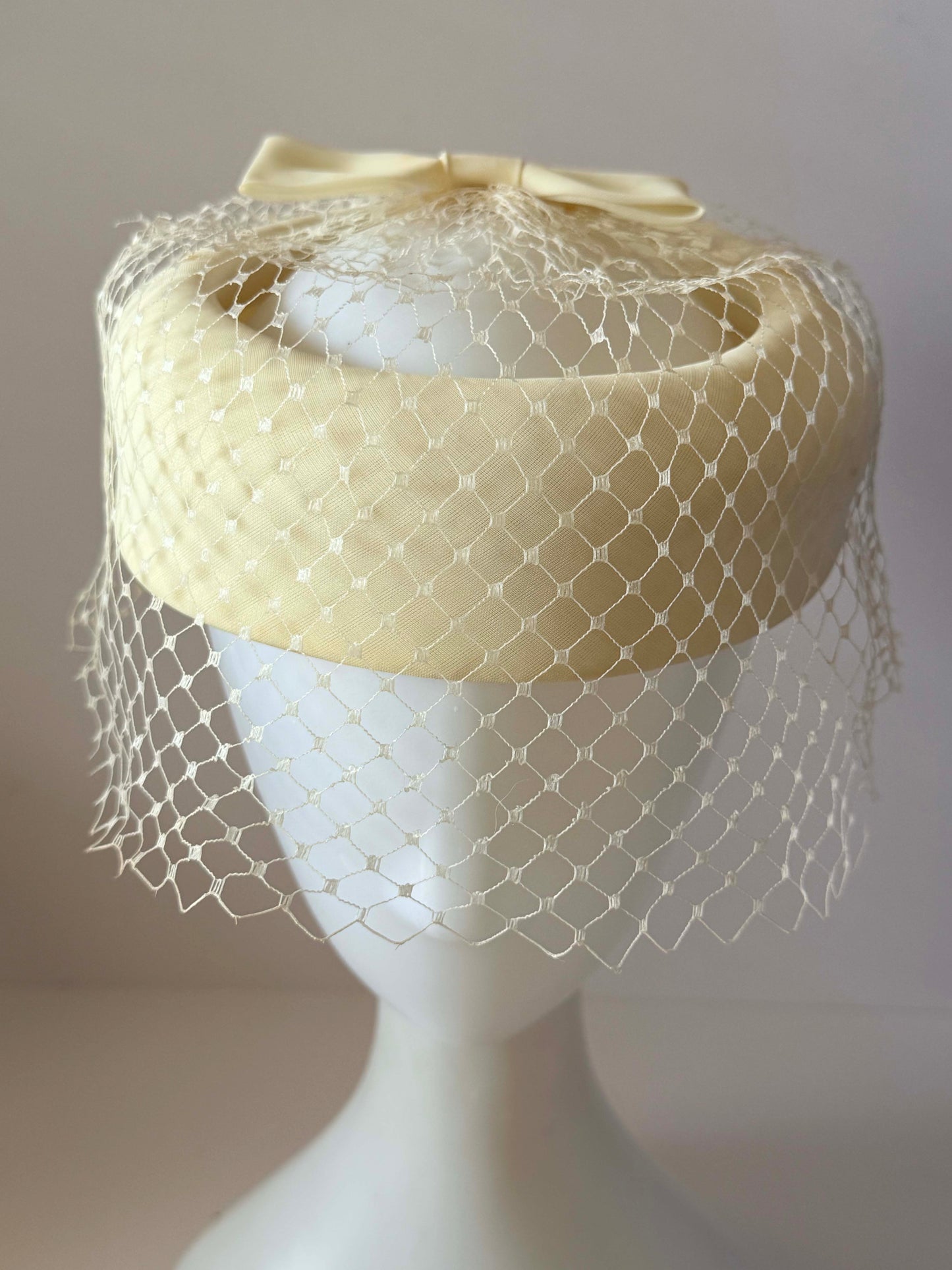 Vintage Ivory Halo Hat | 1960s Bridal Halo with Birdcage Veil | Satin Bow Wedding Headpiece | Vintage Wedding Hat
