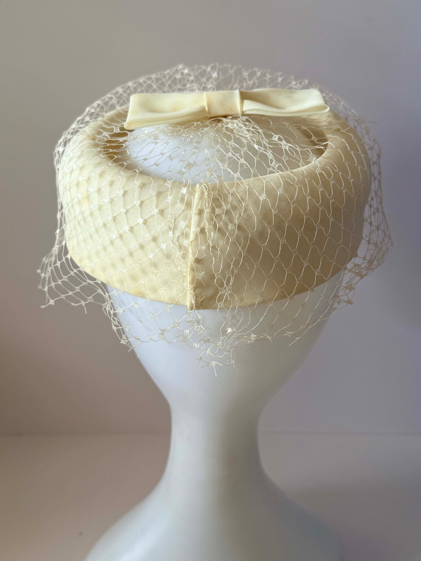 Vintage Ivory Halo Hat | 1960s Bridal Halo with Birdcage Veil | Satin Bow Wedding Headpiece | Vintage Wedding Hat