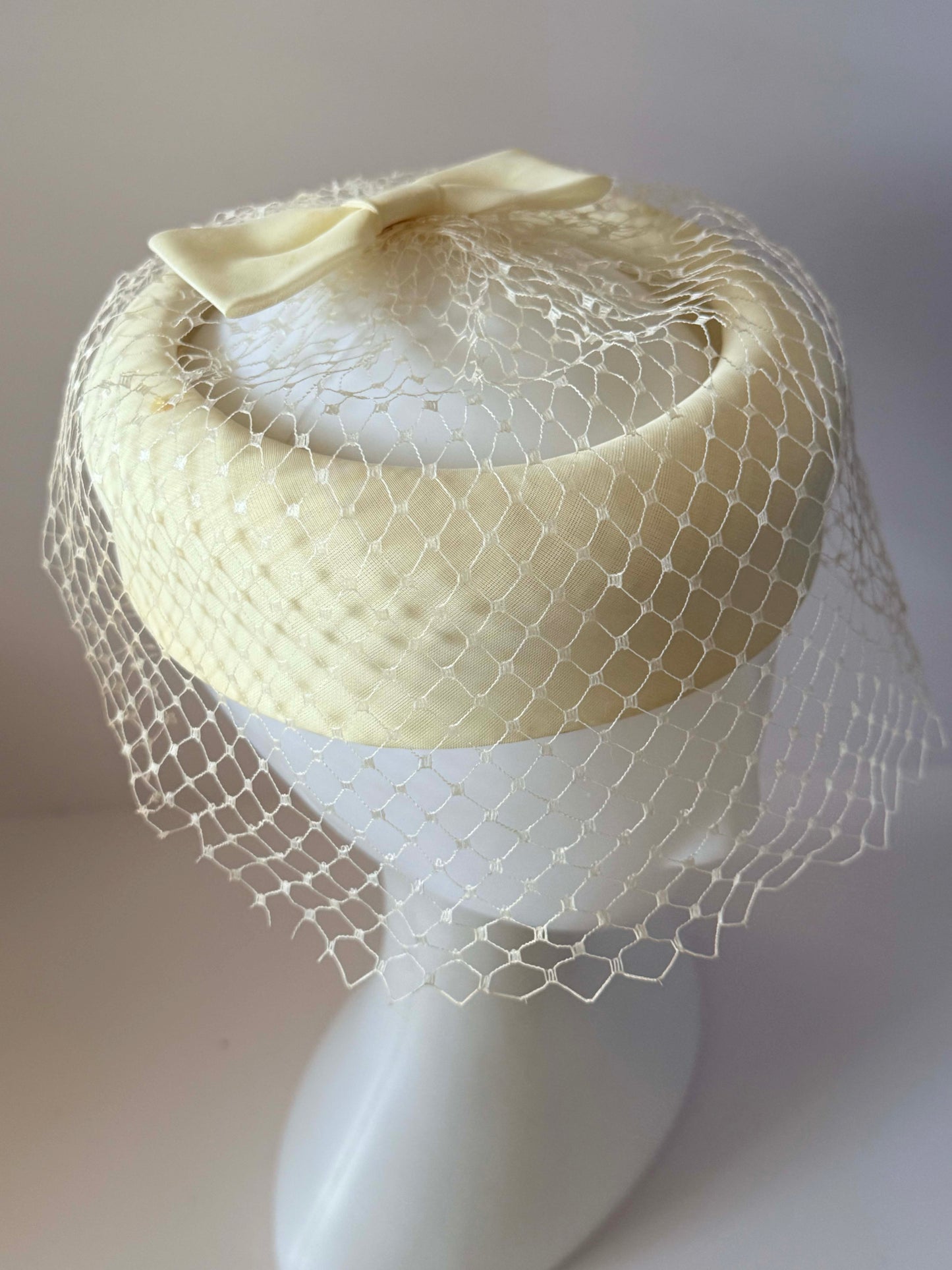 Vintage Ivory Halo Hat | 1960s Bridal Halo with Birdcage Veil | Satin Bow Wedding Headpiece | Vintage Wedding Hat