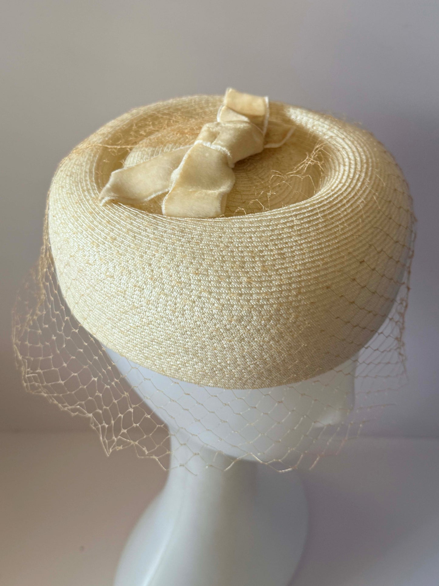 Vintage Ivory Pillbox Hat | 1960s Birdcage Veil Wedding Hat | Velvet Bow Bridal Hat | Mid Century Cocktail Hat