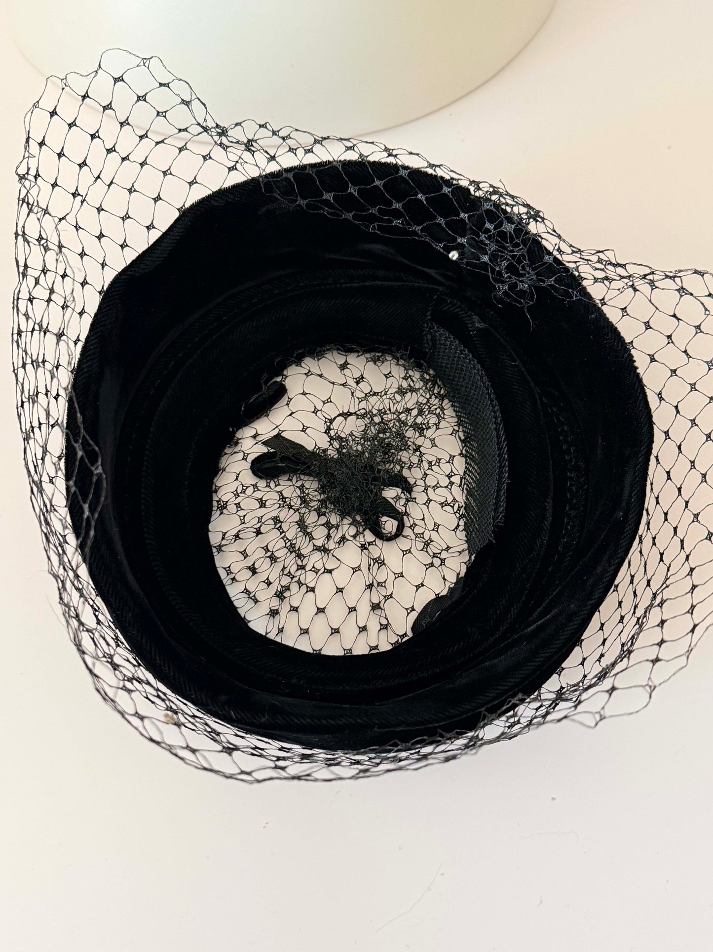 Vintage Black Velvet Pillbox Hat with Veil – Classic Mid-Century Cocktail Hat