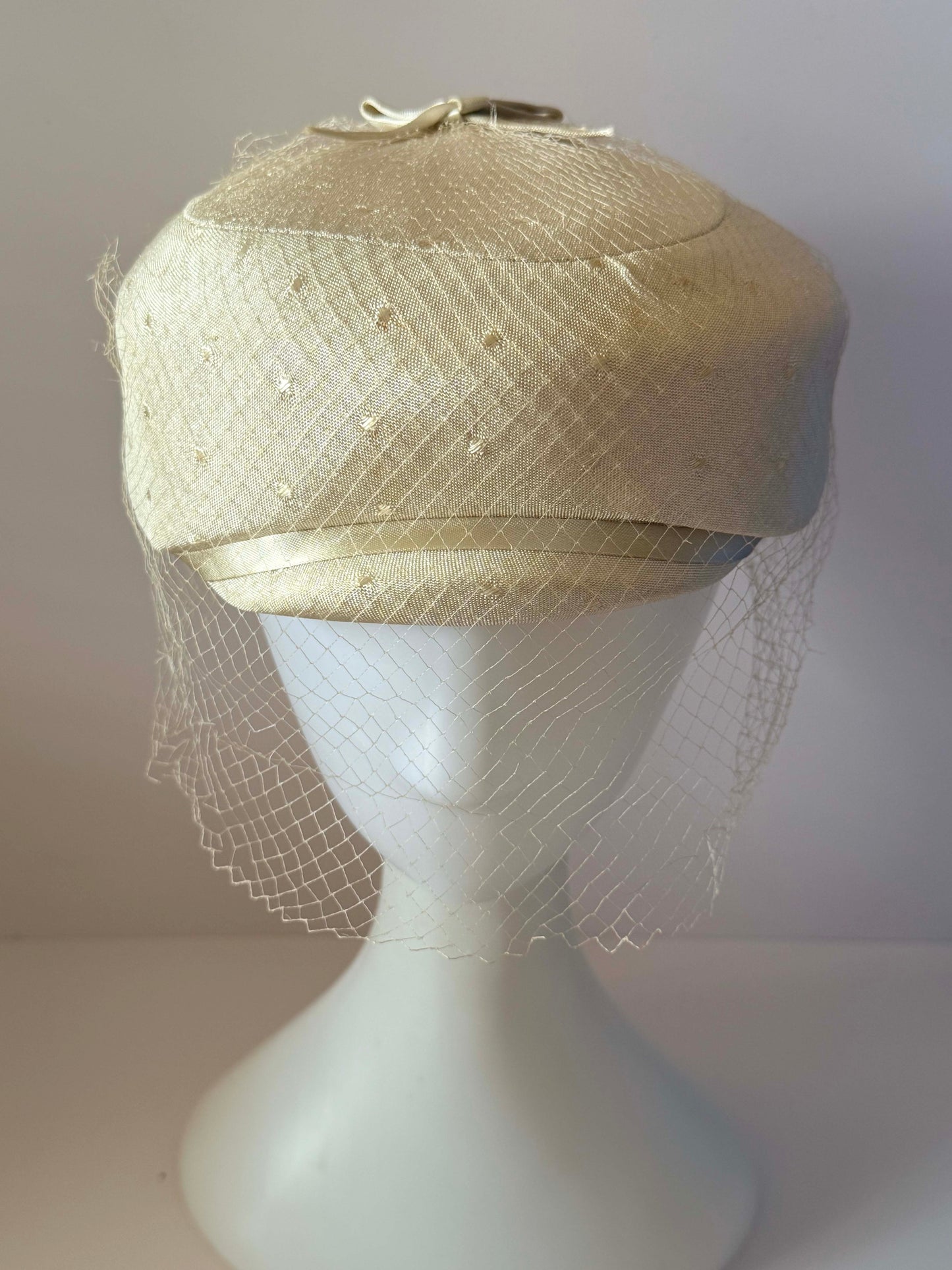 Vintage Ivory Veiled Pillbox Hat | 1960s Swiss Dot Cocktail Hat | Bridal Fascinator | Mid Century Wedding Hat