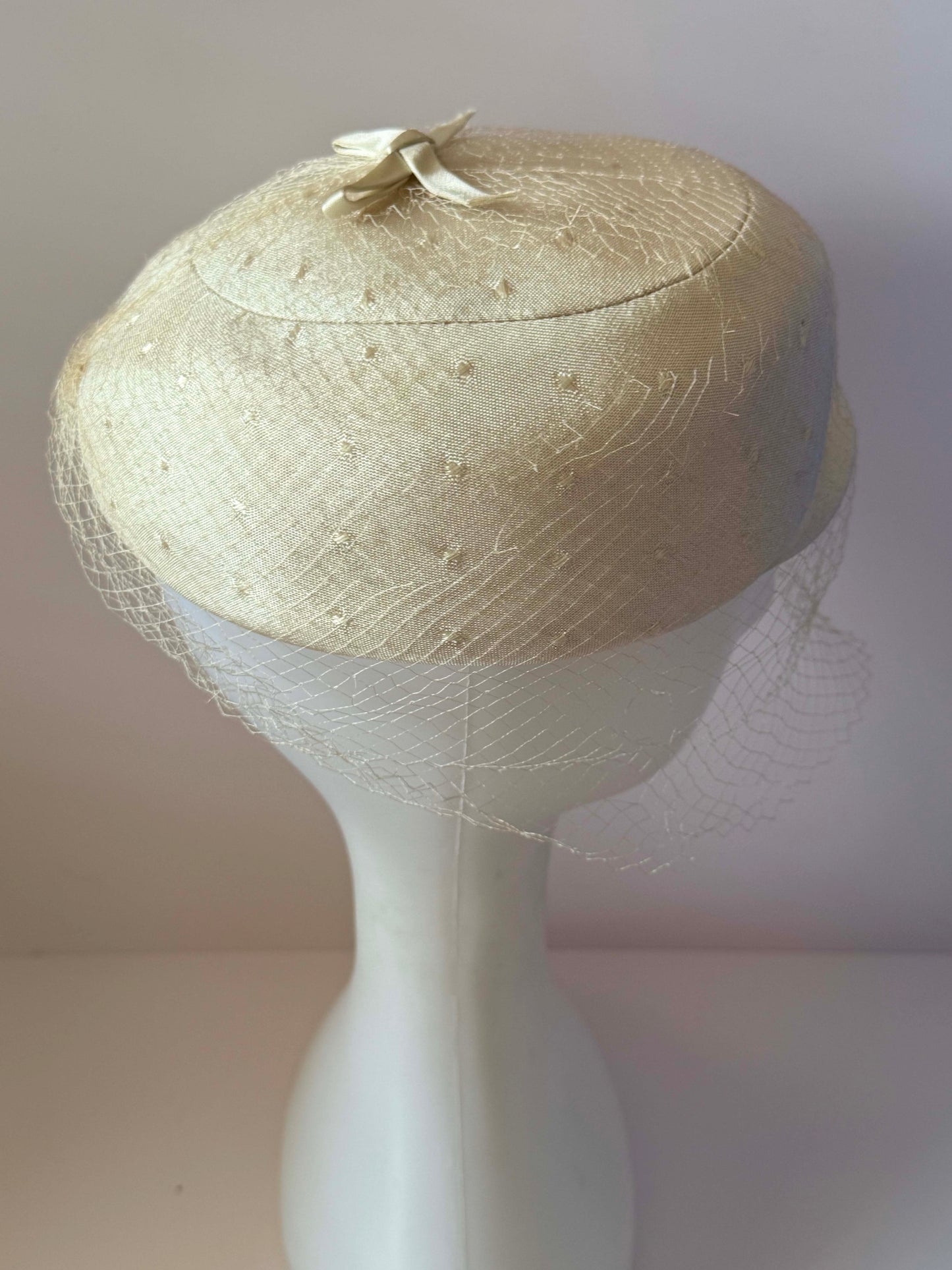 Vintage Ivory Veiled Pillbox Hat | 1960s Swiss Dot Cocktail Hat | Bridal Fascinator | Mid Century Wedding Hat