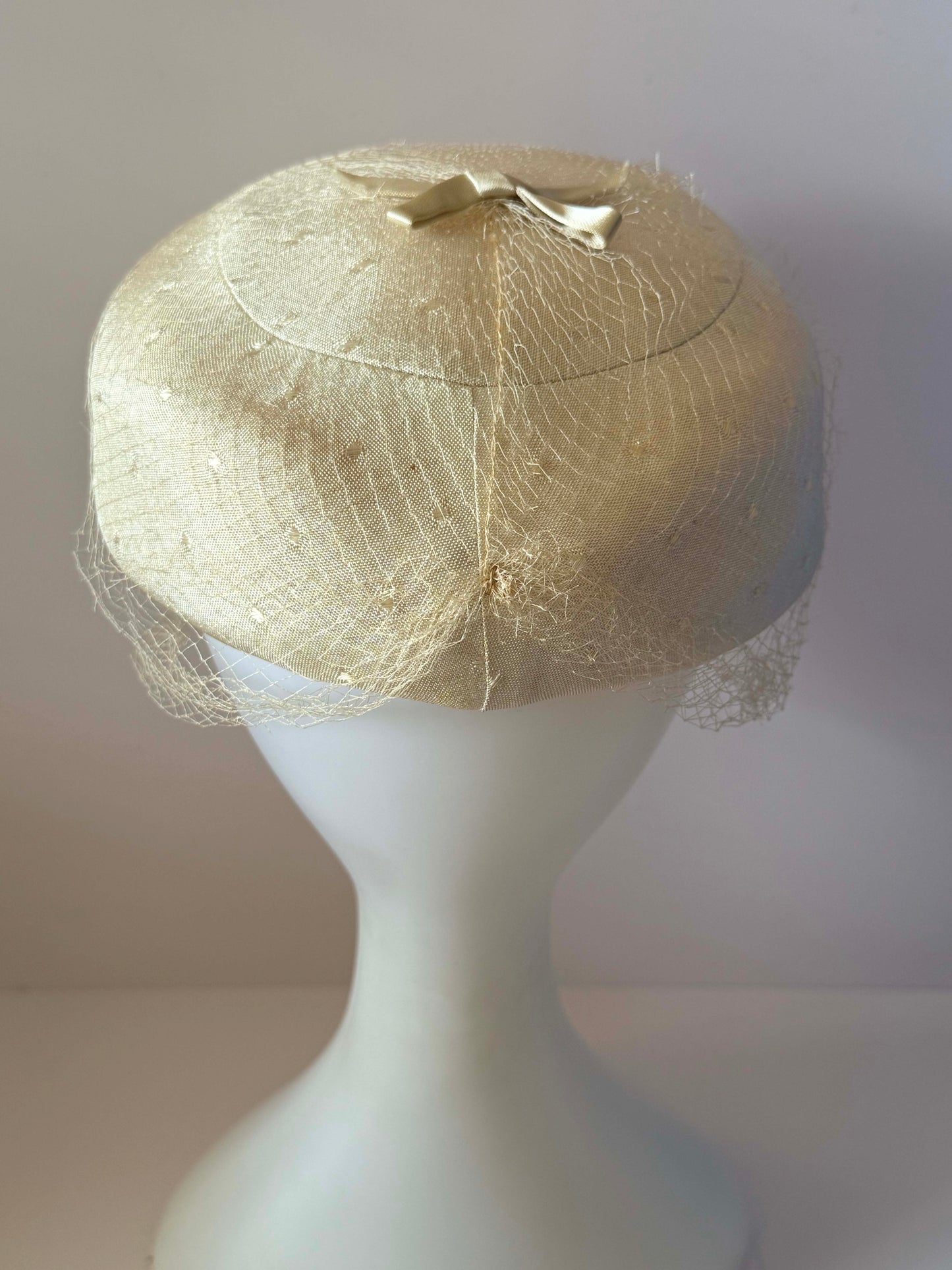 Vintage Ivory Veiled Pillbox Hat | 1960s Swiss Dot Cocktail Hat | Bridal Fascinator | Mid Century Wedding Hat