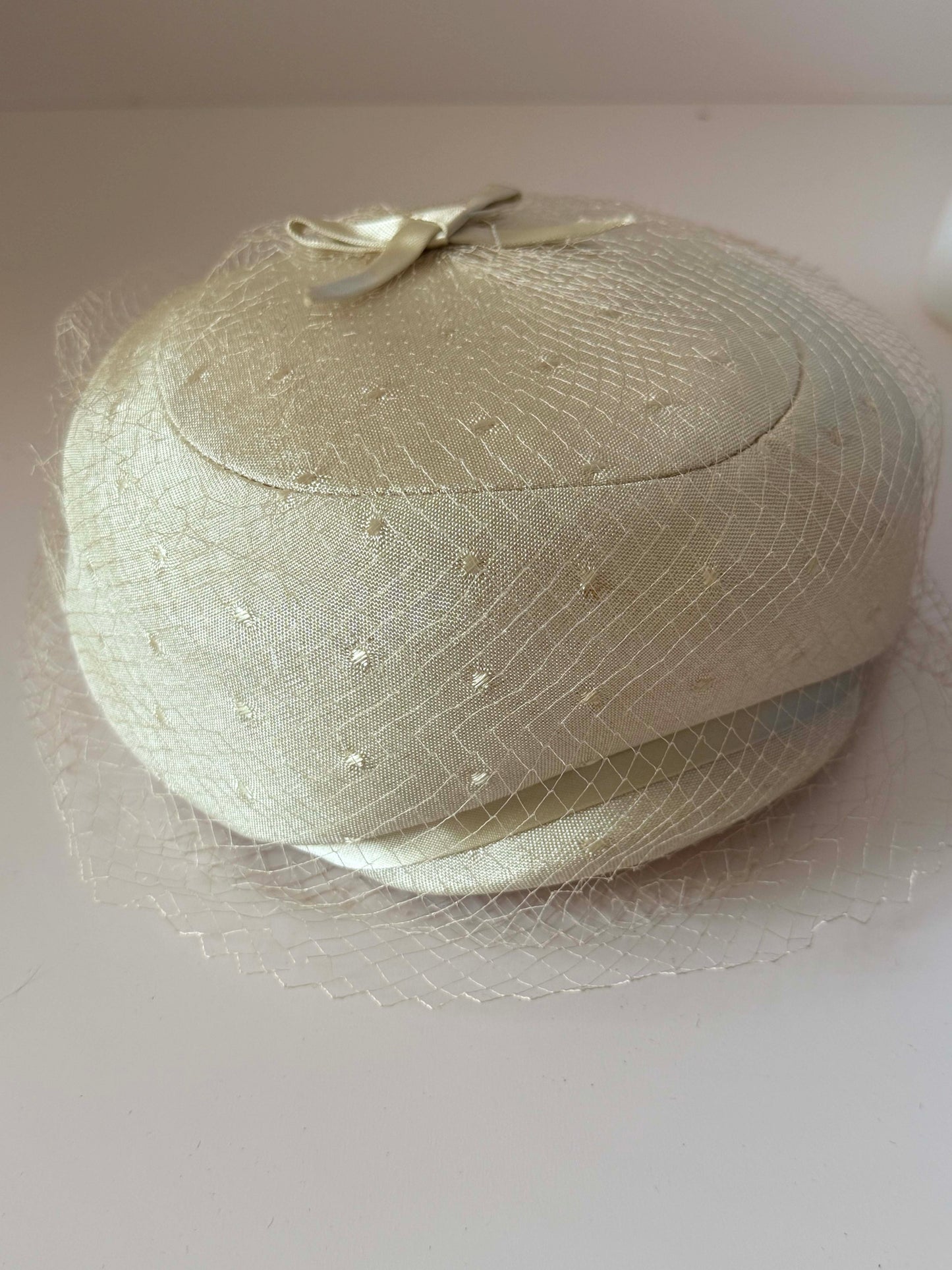 Vintage Ivory Veiled Pillbox Hat | 1960s Swiss Dot Cocktail Hat | Bridal Fascinator | Mid Century Wedding Hat