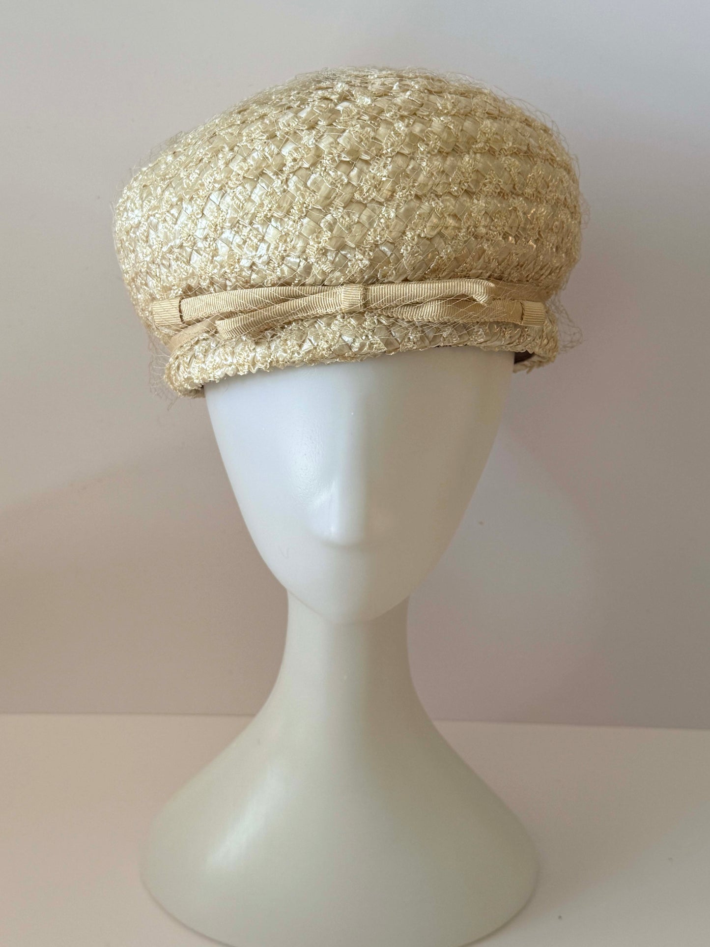 Vintage Lynne Brooke Woven Straw Pillbox Hat – Cream Raffia Textured Cap with Bow Detail