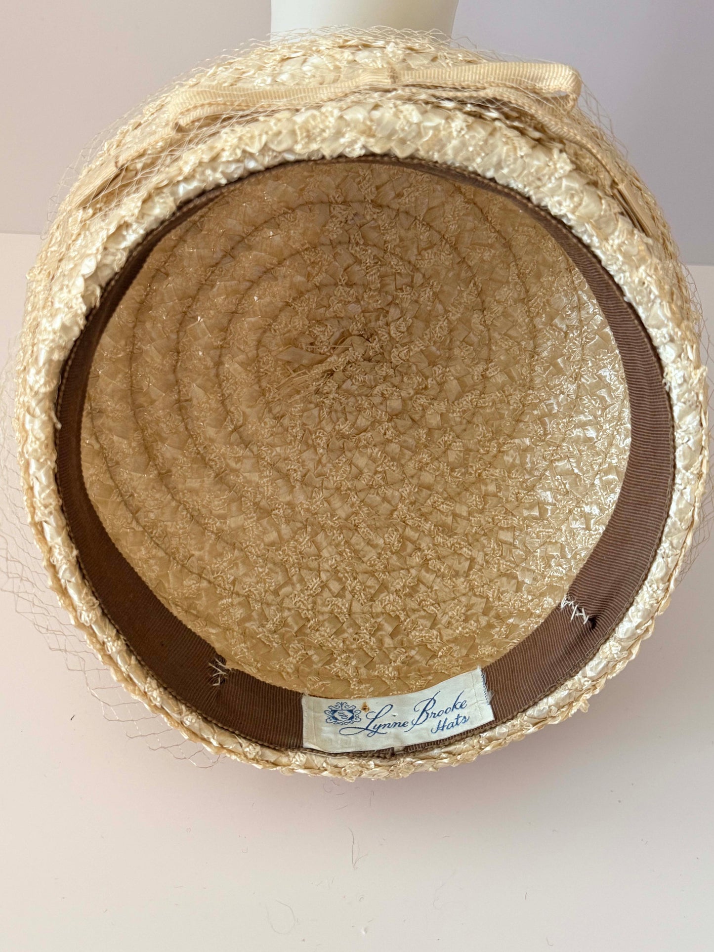 Vintage Lynne Brooke Woven Straw Pillbox Hat – Cream Raffia Textured Cap with Bow Detail