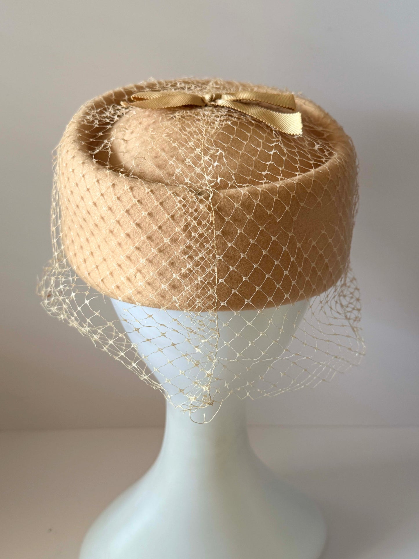 Vintage Camel Pillbox Hat | 196oc0s Felt Cktail Hat with Birdcage Veil | Mid Century Wedding & Church Hat