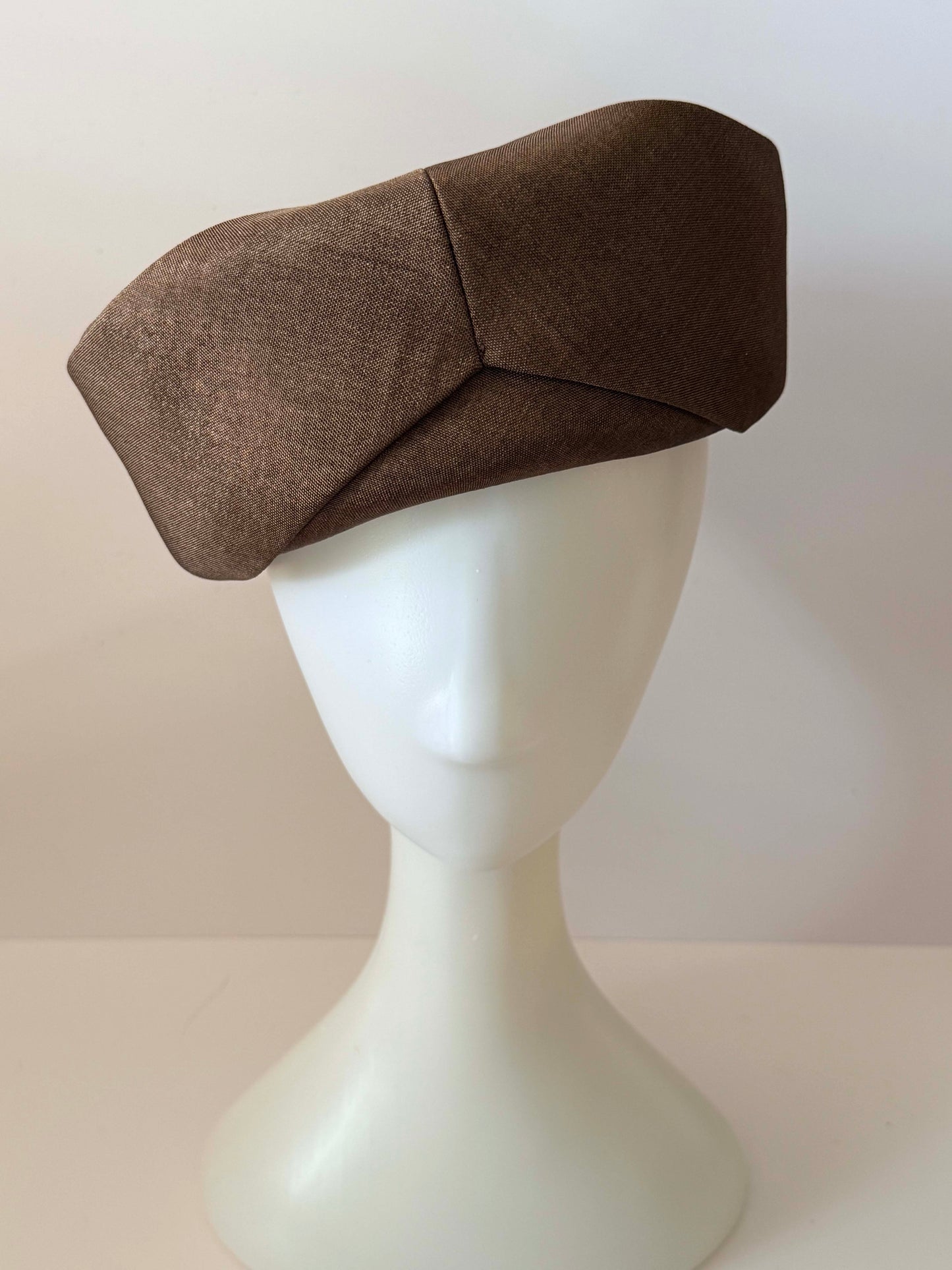 Vintage Brown Pillbox Hat – 1950s 1960s Structured Mid Century Hat – Classic Minimalist Cocktail Hat
