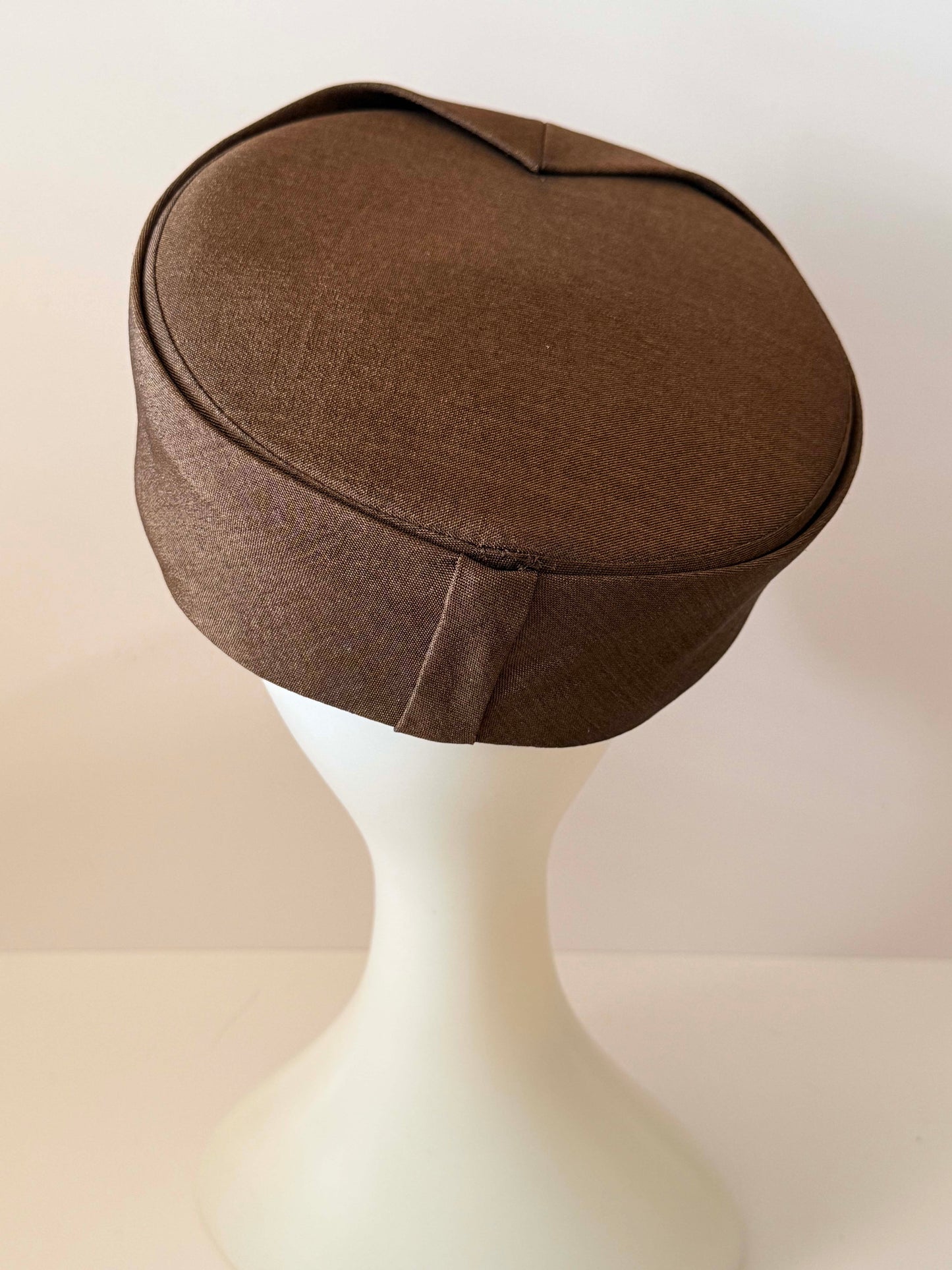 Vintage Brown Pillbox Hat – 1950s 1960s Structured Mid Century Hat – Classic Minimalist Cocktail Hat