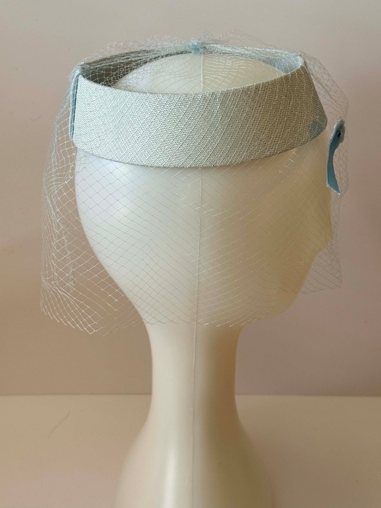 Vintage Baby Blue Halo Hat with Veil – 1950s 1960s Fascinator Style – Mid Century Bridal or Occasion Hat