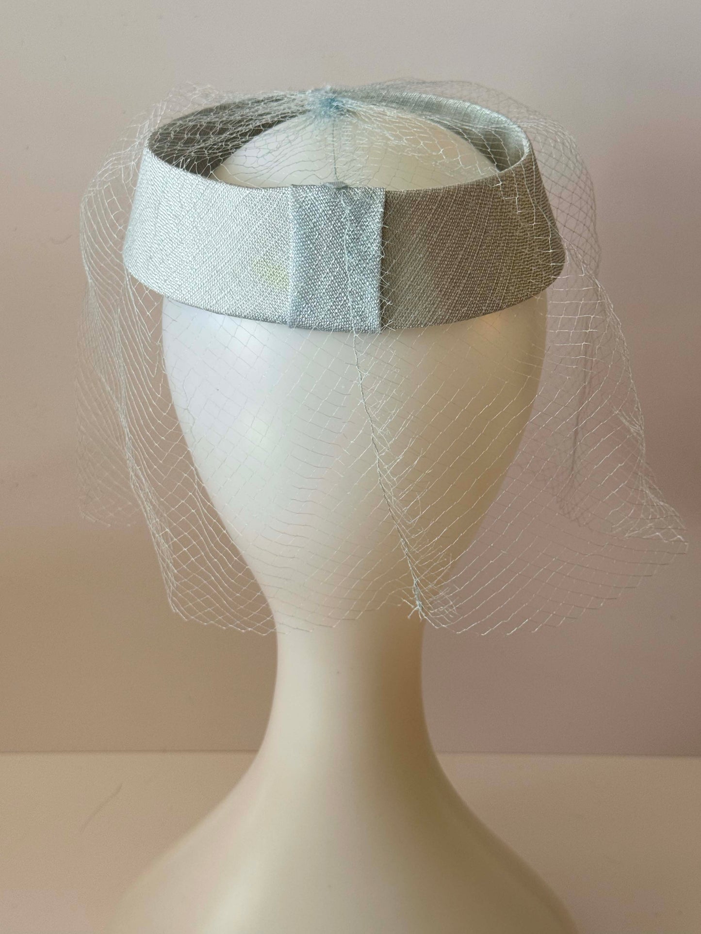 Vintage Baby Blue Halo Hat with Veil – 1950s 1960s Fascinator Style – Mid Century Bridal or Occasion Hat