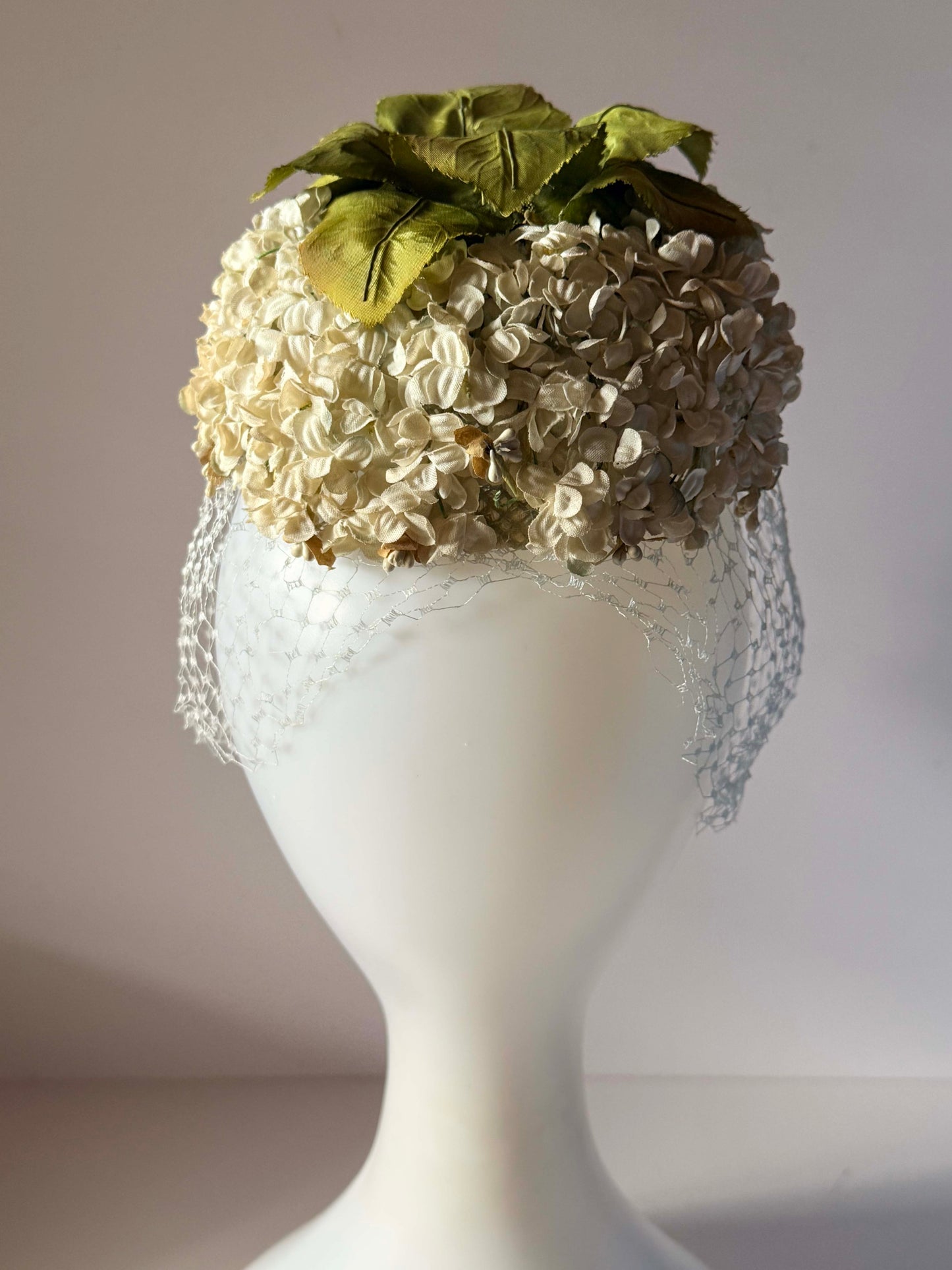 Vintage Floral Veiled Pillbox Hat | Ivory Hydrangea Bridal Hat | Mid Century Wedding Hat | 1950s 1960s Vintage Millinery