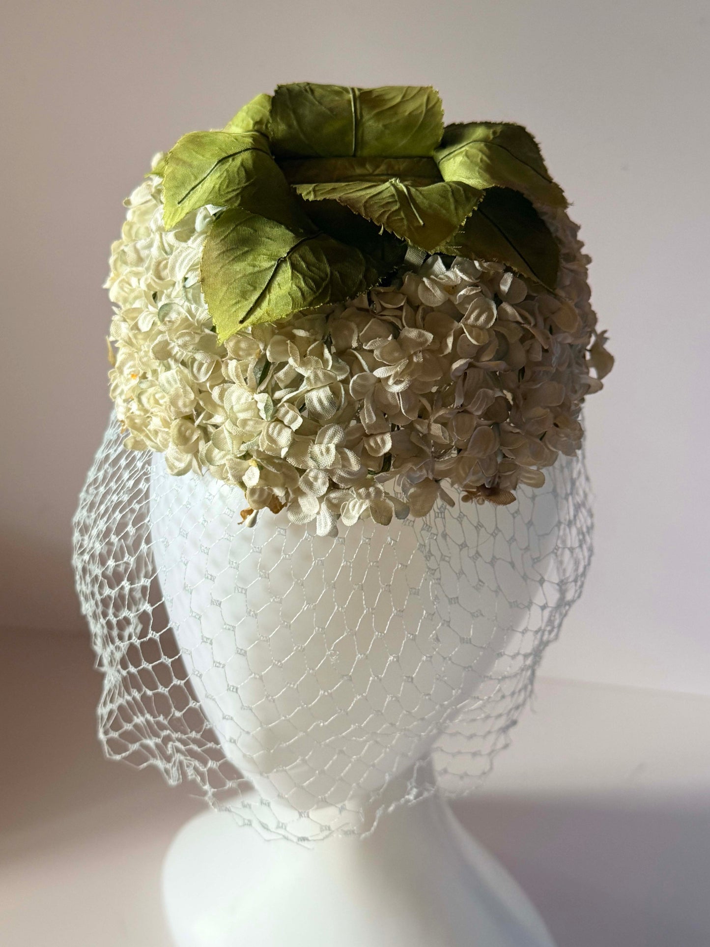 Vintage Floral Veiled Pillbox Hat | Ivory Hydrangea Bridal Hat | Mid Century Wedding Hat | 1950s 1960s Vintage Millinery
