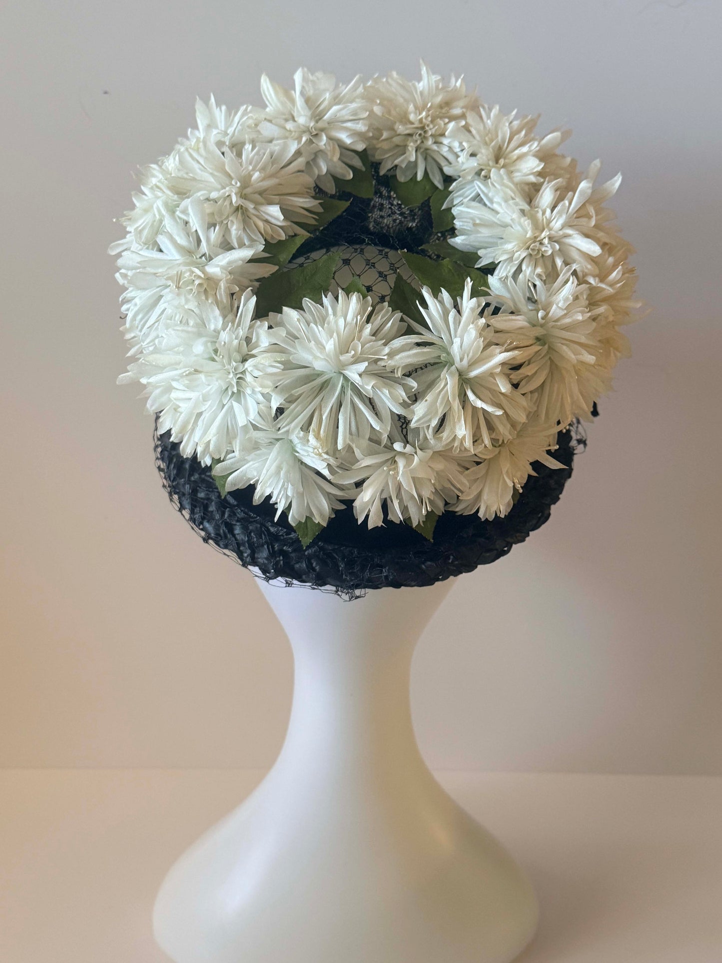 Vintage 1950s HC Prange Co Millinery Floral Bucket Hat – Black Straw with White Chrysanthemum Crown – Garden Party Statement Hat